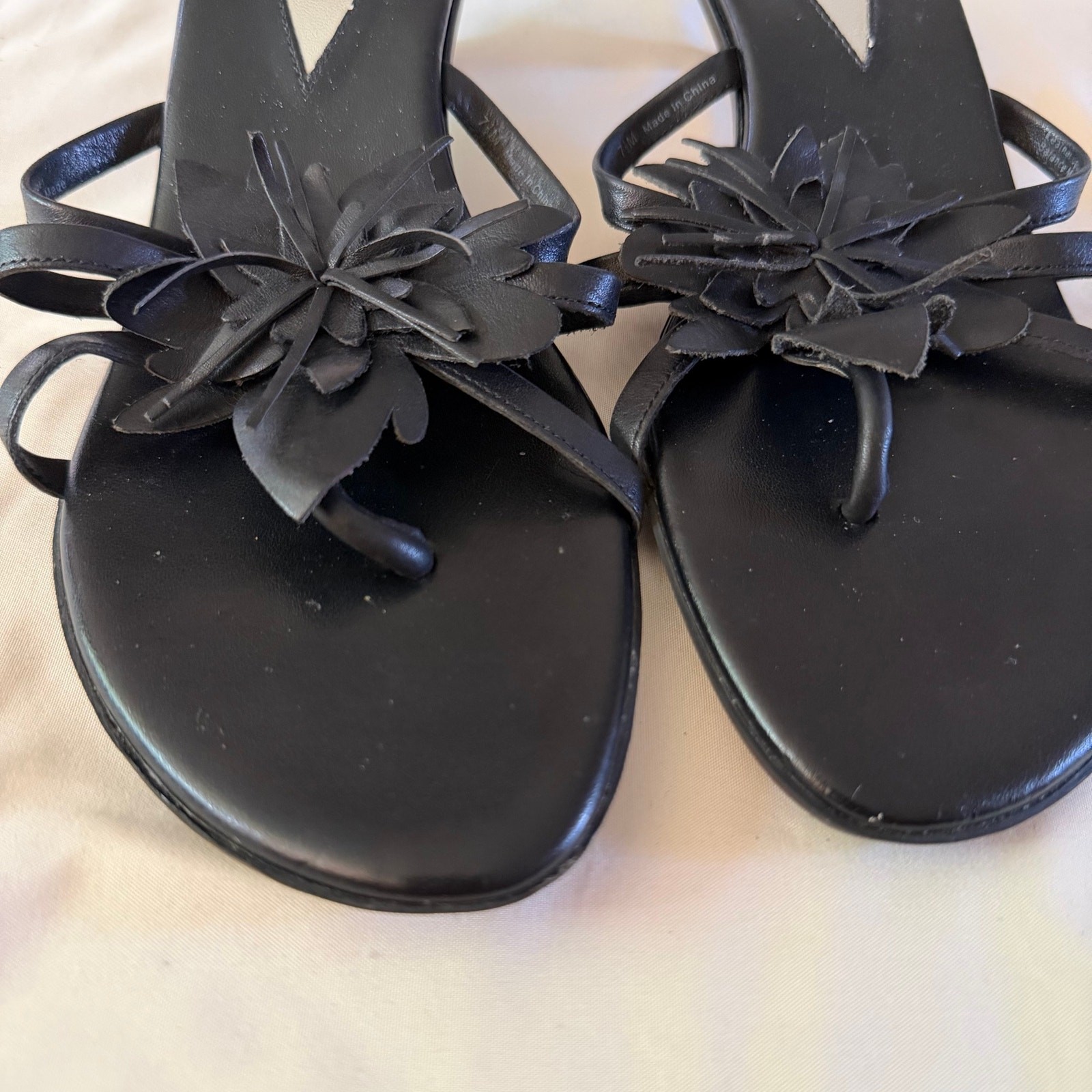 Y2K 2000s Black Genuine Leather Floral Kitten Heel Sandal 7.5 Fairy Grunge Whims