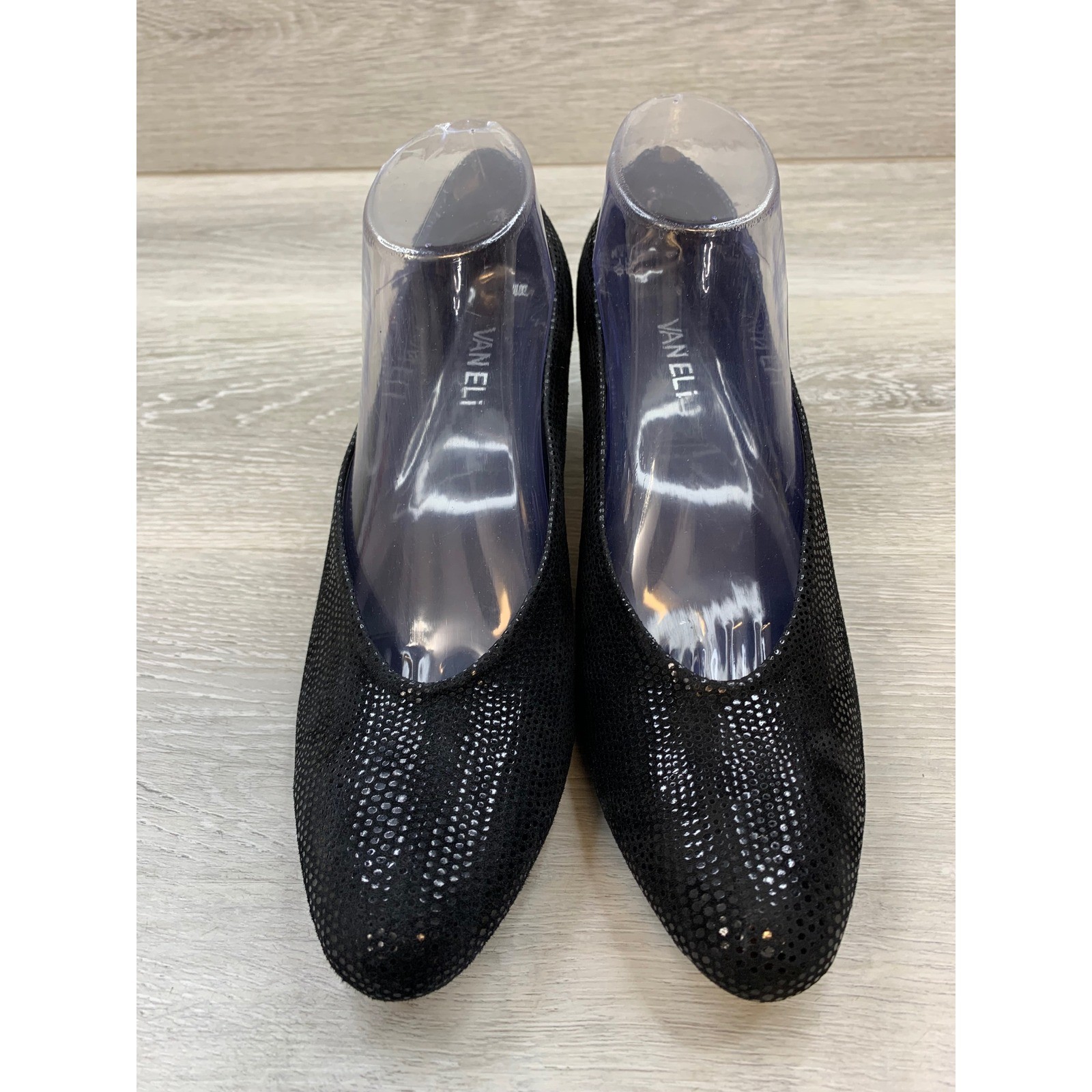 Vaneli Women’s Black Textured Shimmer Pumps Almond Toe Heel Shoes 9.5 Shoes