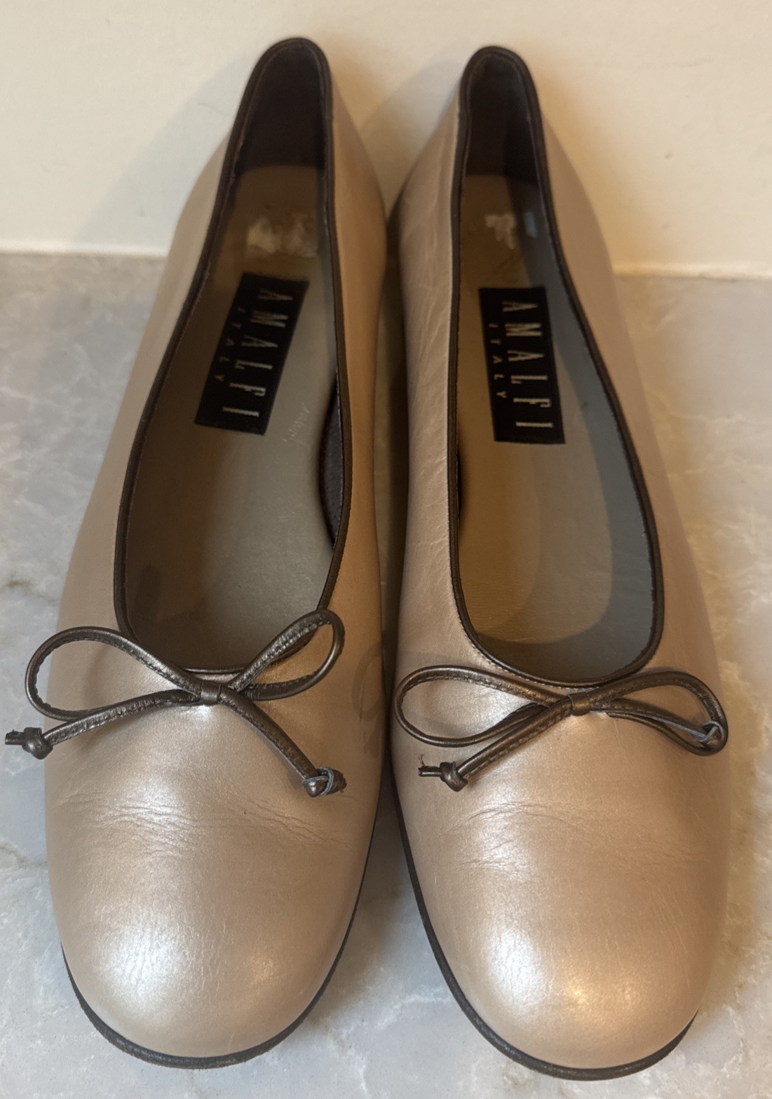 Amalfi Italy Pillow Beige Brown Bow Leather Sole Small Heel Ballet Flats Sz 10 B