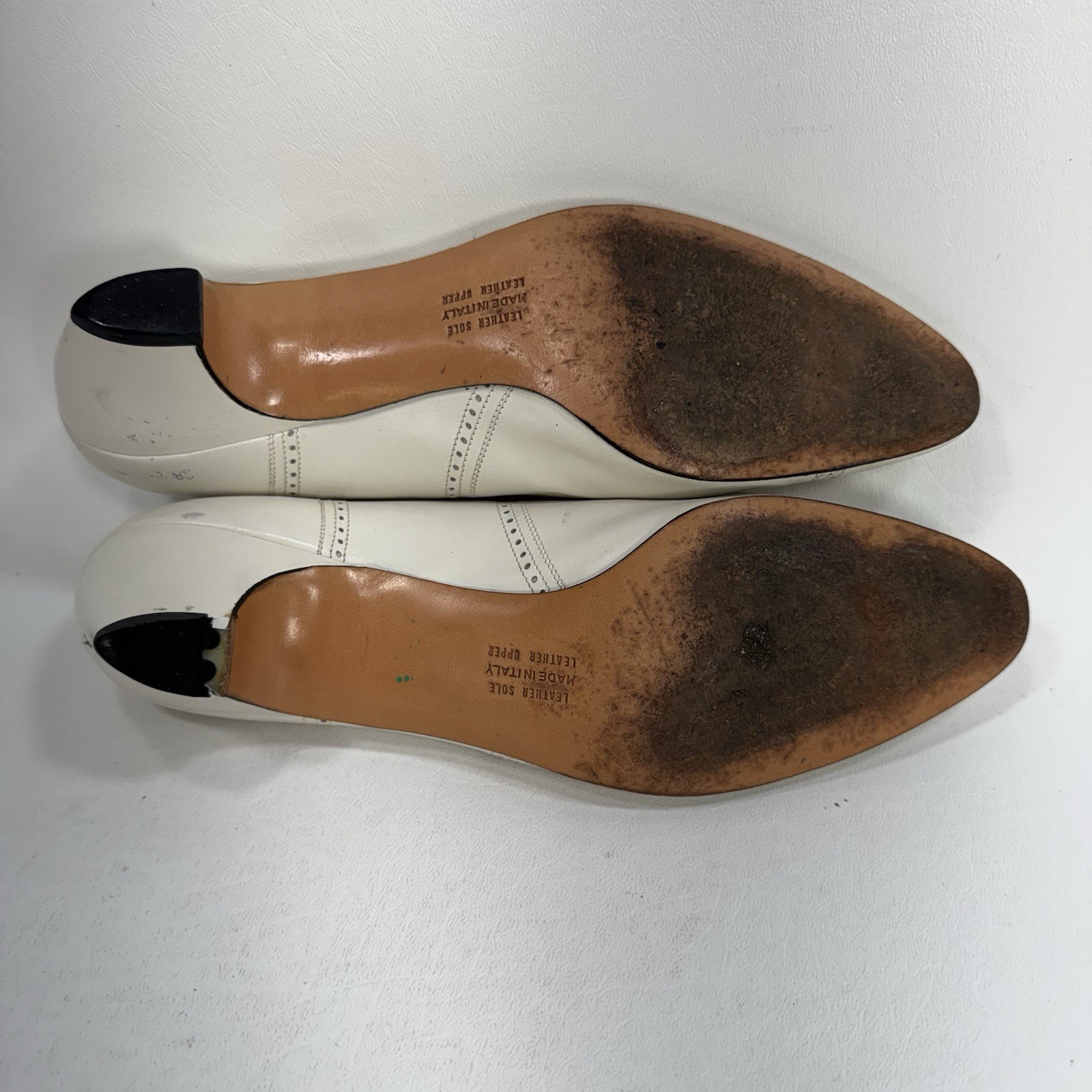 Vintage Salvatore Ferragamo Cream White Women’s Size 9 AAAA Pumps – See Details