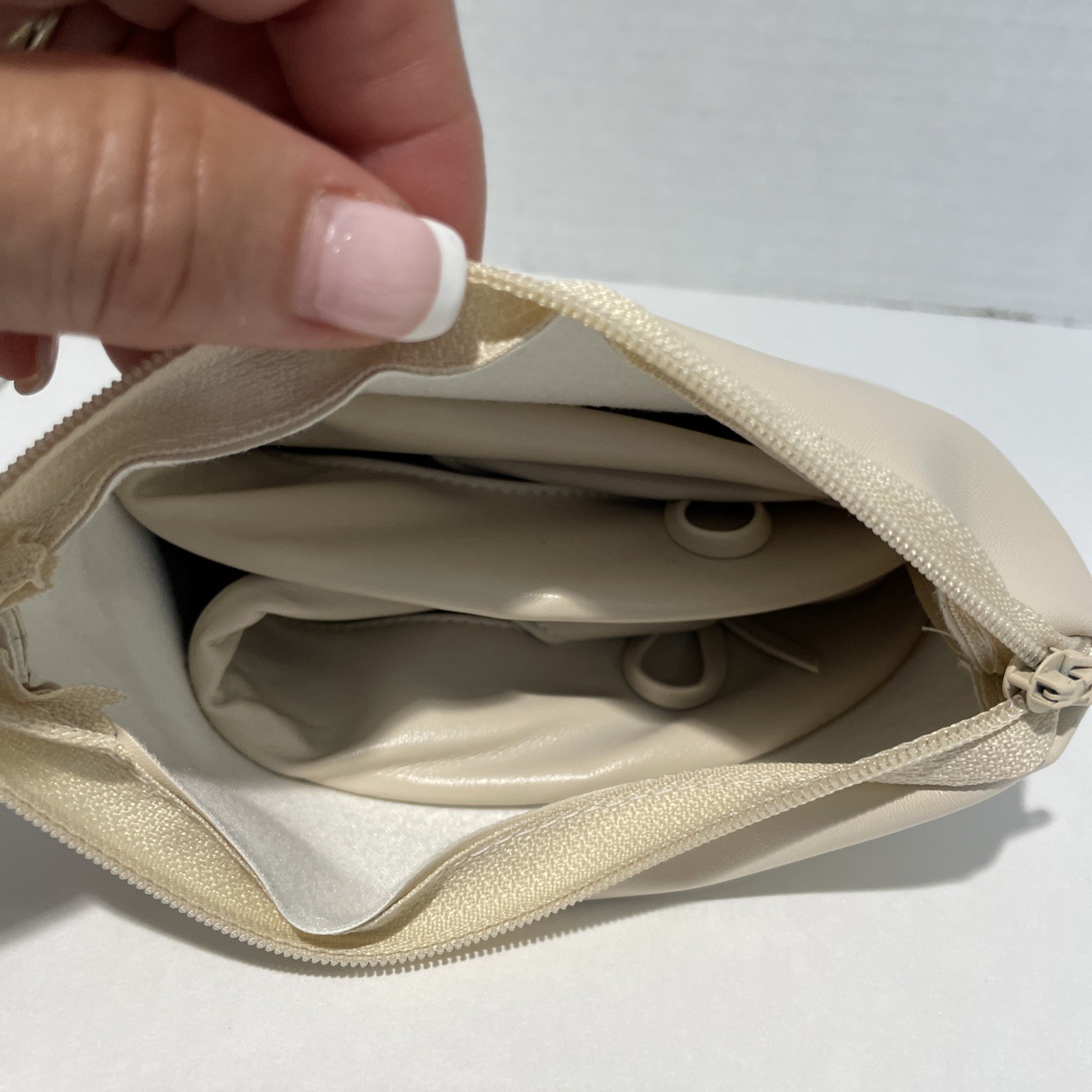 CINDEROLLIES Foldable Ballet Slippers Ivory Size M 7-8 Party Guest Travel NEW