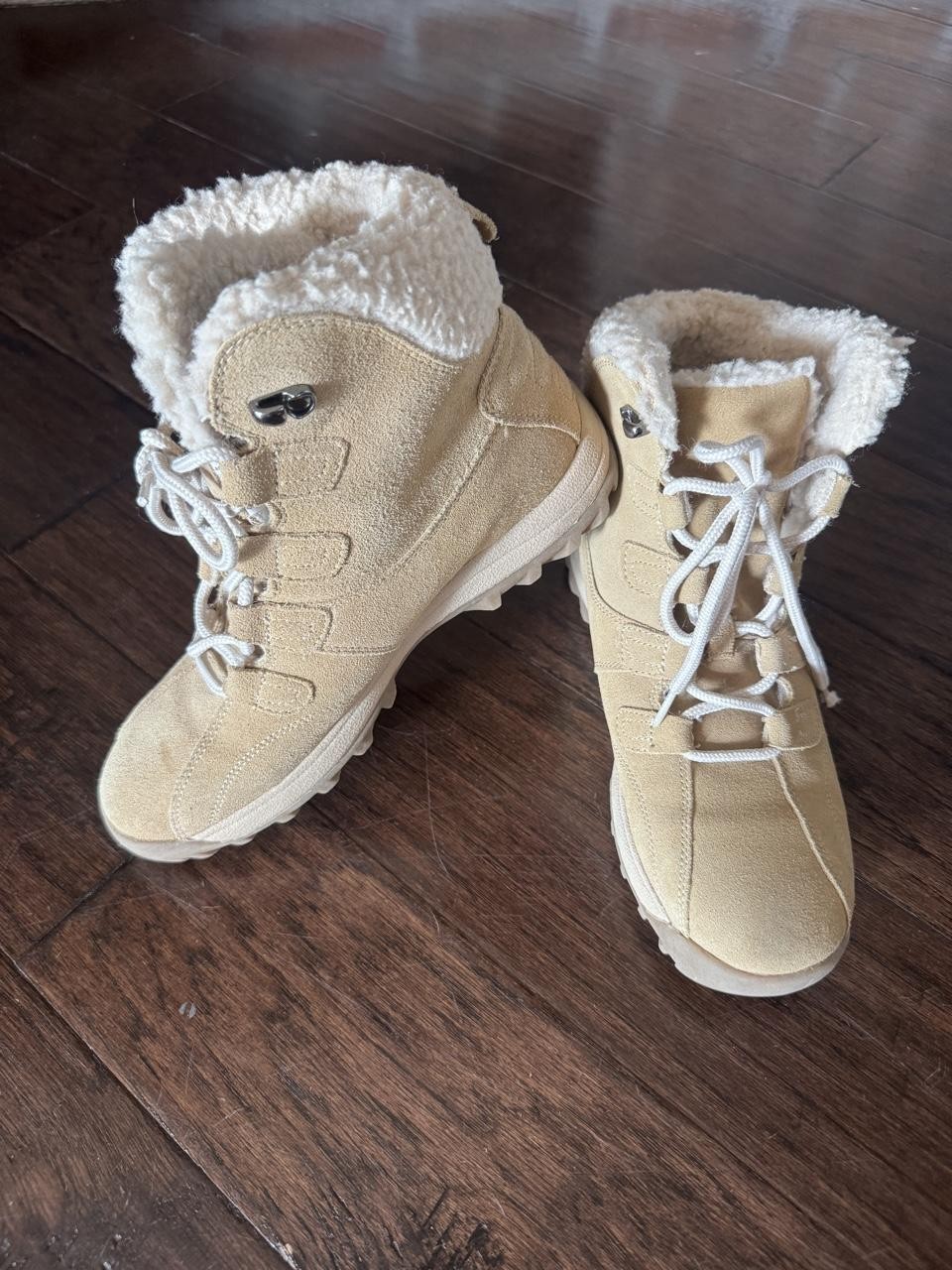 Dr. Scholl’s Women’s Cream Suede Leather Winter Ankle Boots with Faux Shearling