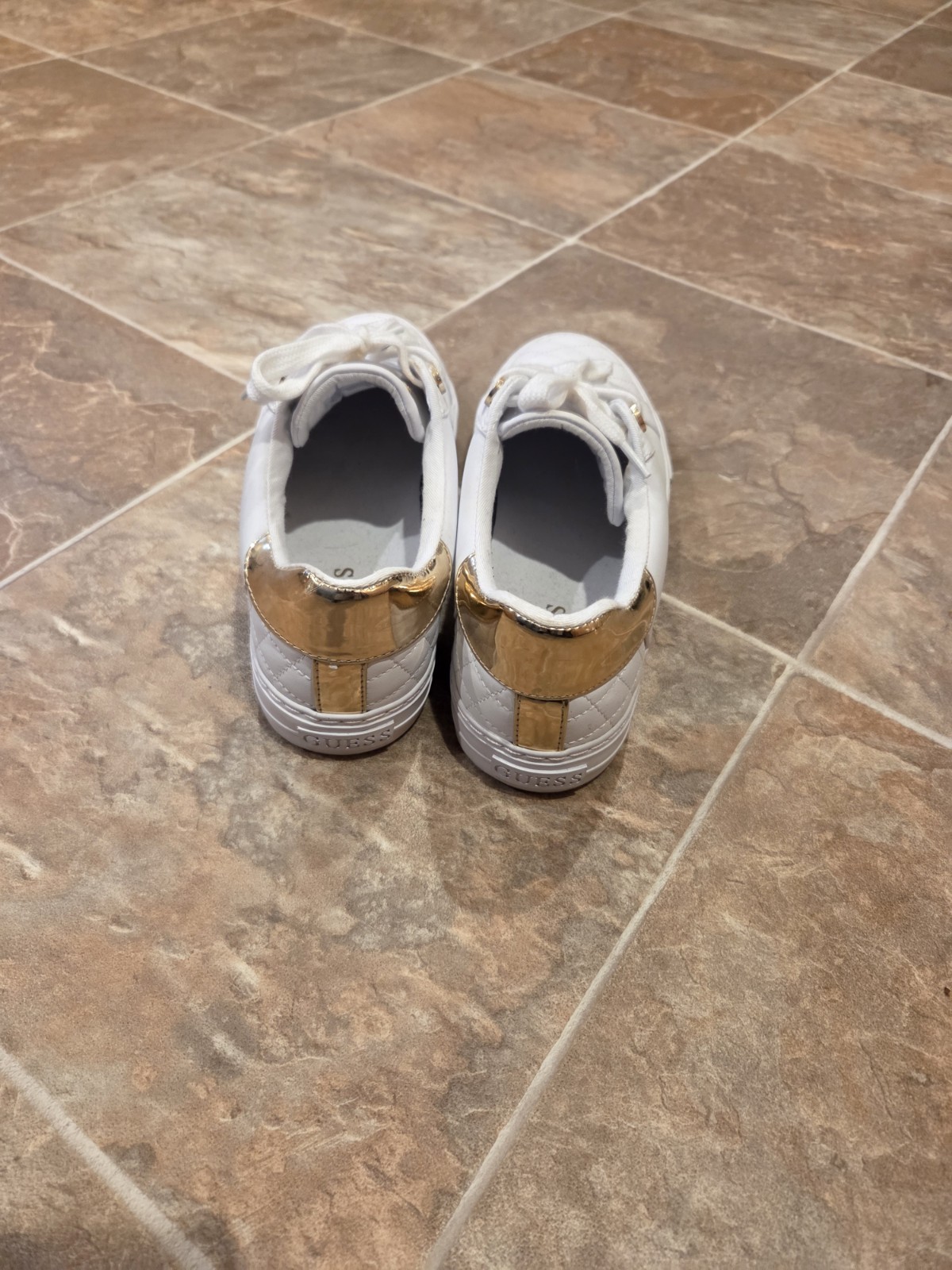 GUESS White Quilted Low Top Sneakers Gold Metallic Lace Up Designer Athletic