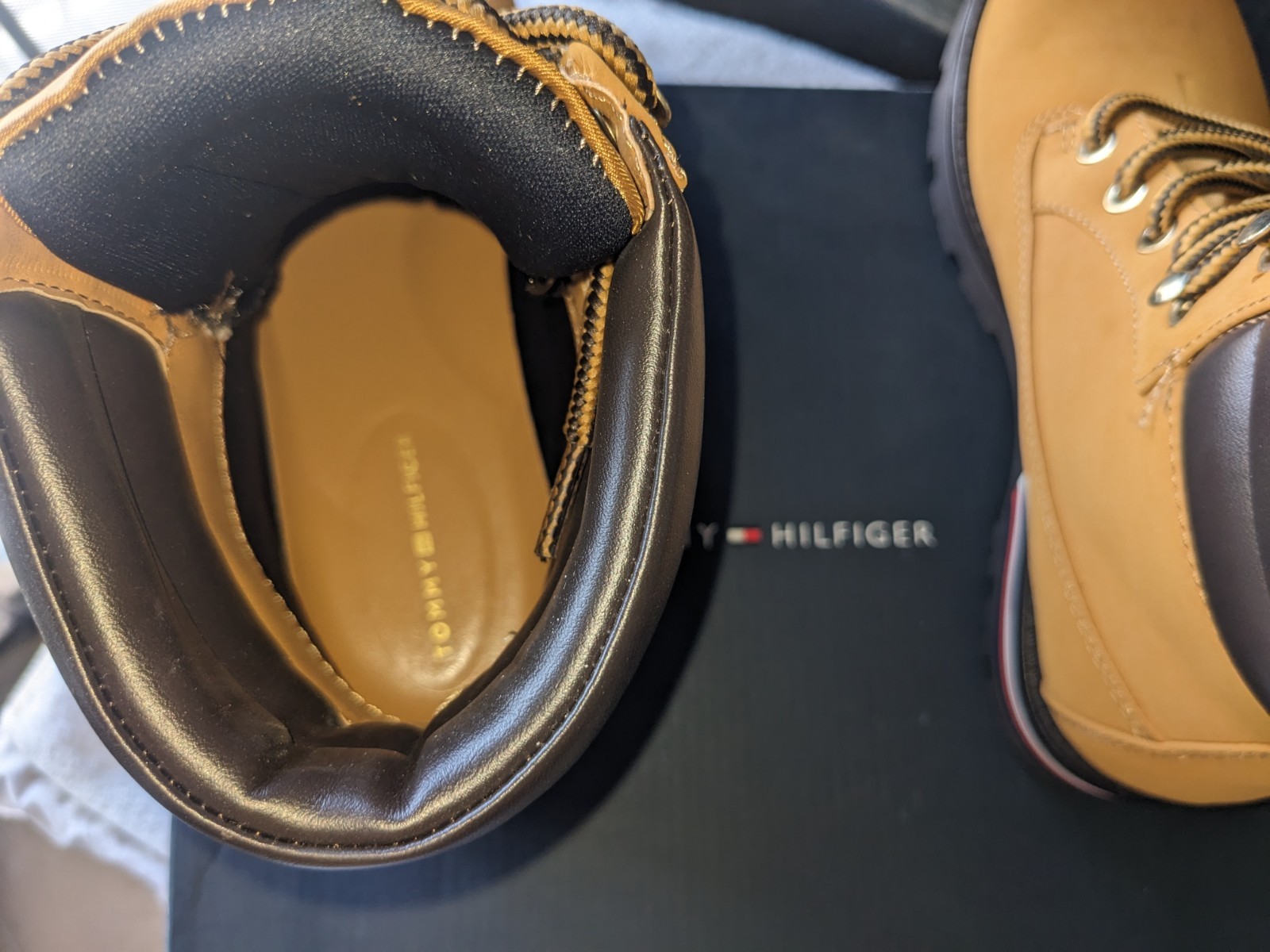Tommy Hilfiger Melise Womens Brown Leather Lace-Up Ankle Bootie 5M NIB