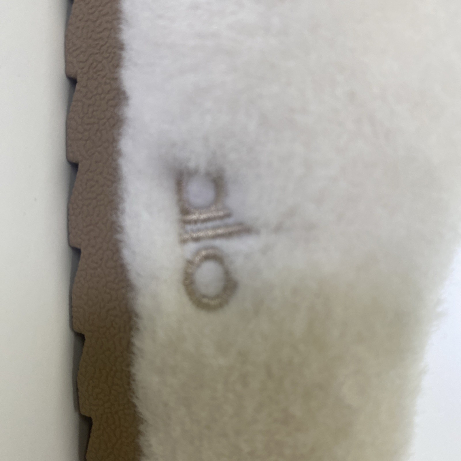 Alo Sherpa Recovery Mode Slipper Shoe M 5/W 6.5 Cream
