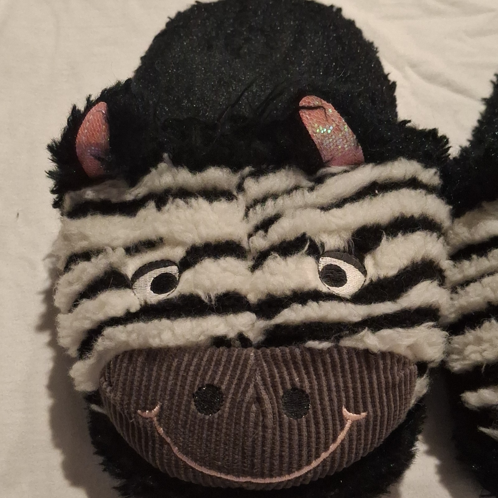 Women’s Plush Zebra Animal Print Slip-On Slippers Faux Fur Sz 7/8 Black/White
