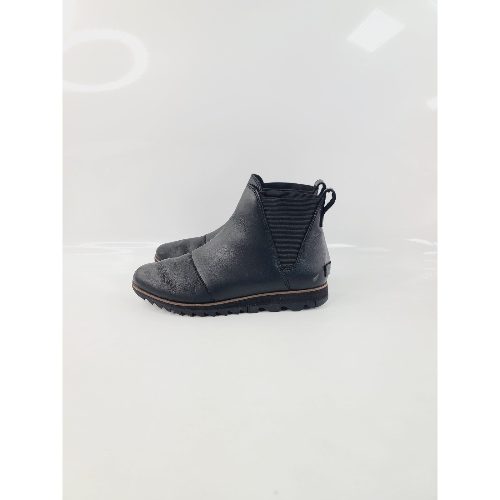 Sorel, Fall, Winter, Spring Almond Toe Chelsea Ankle Boots Women’s, Size 7 Black