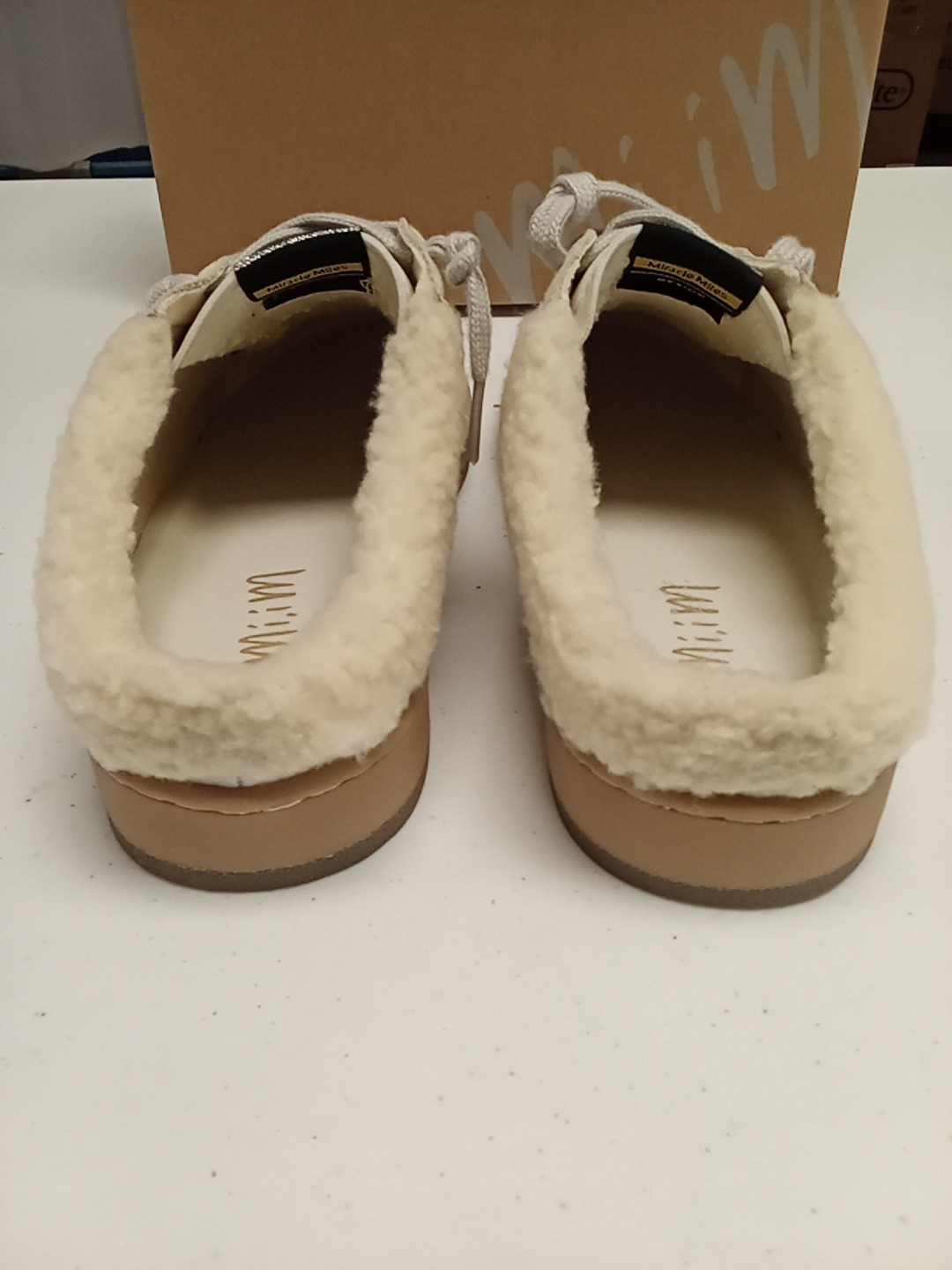 Miracle Miles Sabot Women’s Size 9 Slip-on Shoes