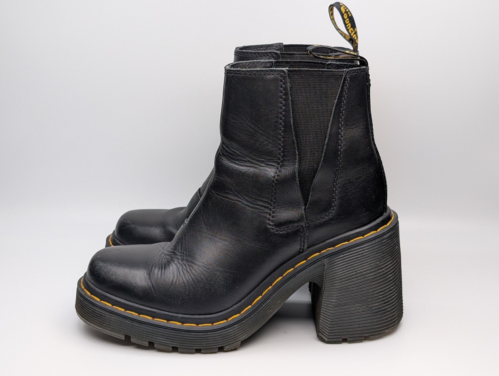 Dr. Martens Spence Black Leather Heeled Chelsea Boots Women’s Size 6 LA004