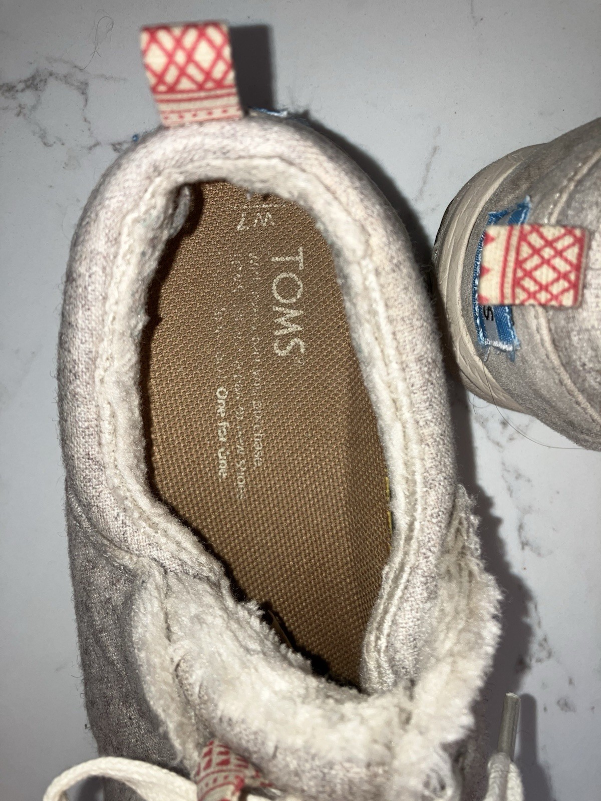 Women’s 7 Sneakers TOMS Del Rey w/shearling Oatmeal canvas outer