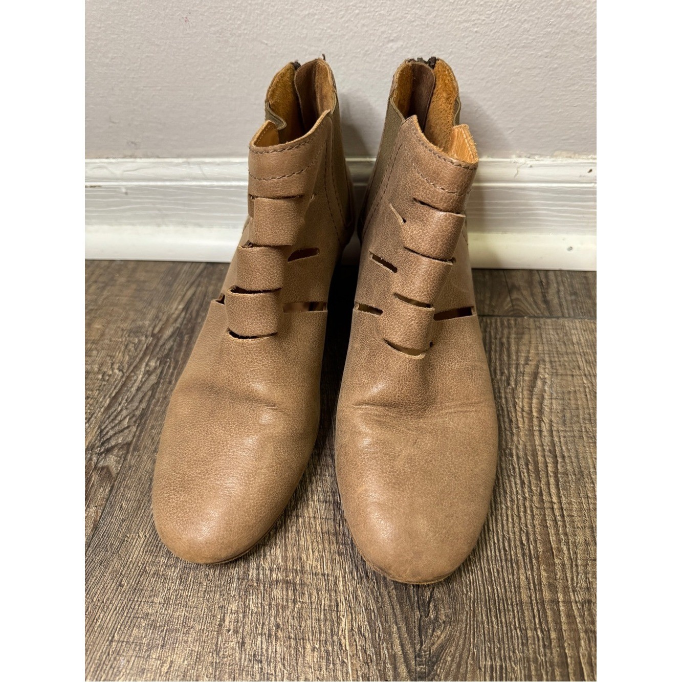 Aquatalia Women’s Tan Cutout Ankle Boots