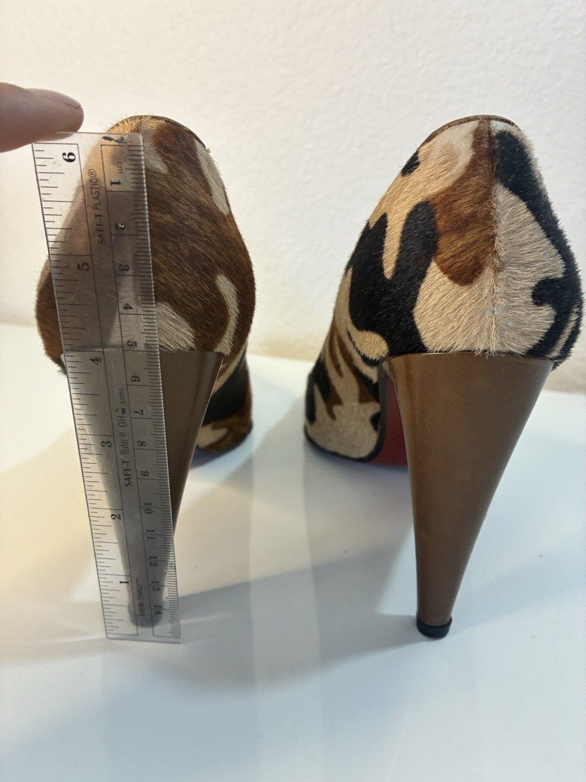 Stuart Weitzman 10B Women’s Fur/Leather Pointed Toe Slip-On Camo Print Pumps