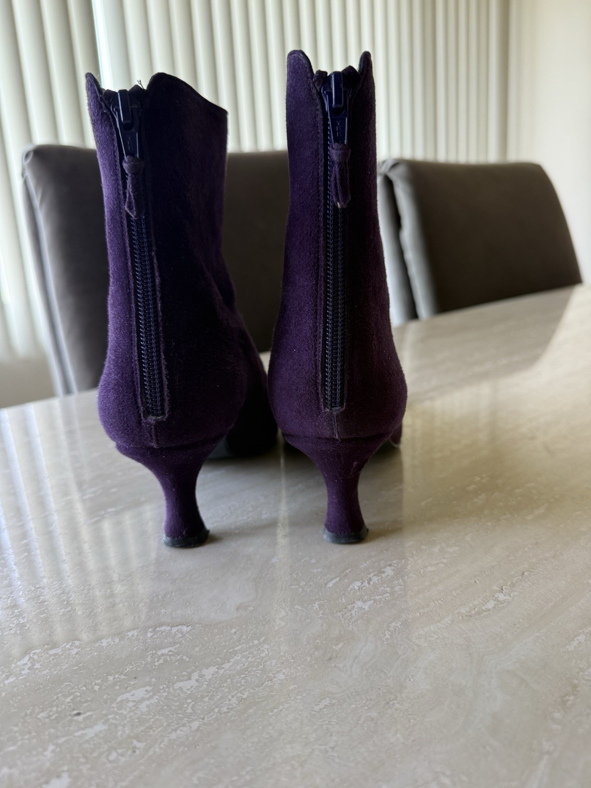 Stuart Weitzman Purple Suede Ankle Bootie Pointed Toe Kitten Heel Back Zip US 7
