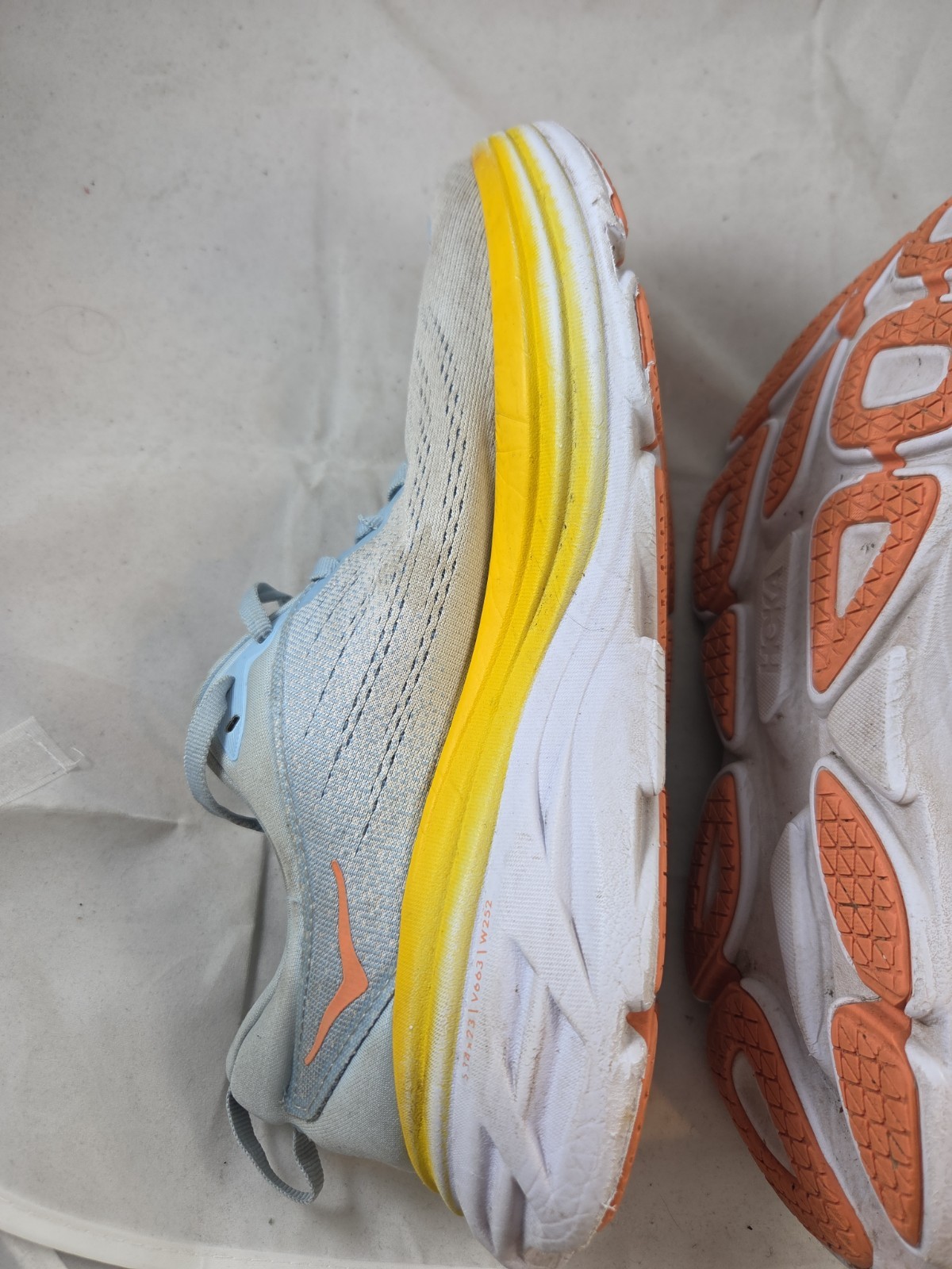Hoka One One Bondi 8 Summer Song Blue Yellow Sneakers Women’s Size 10 B