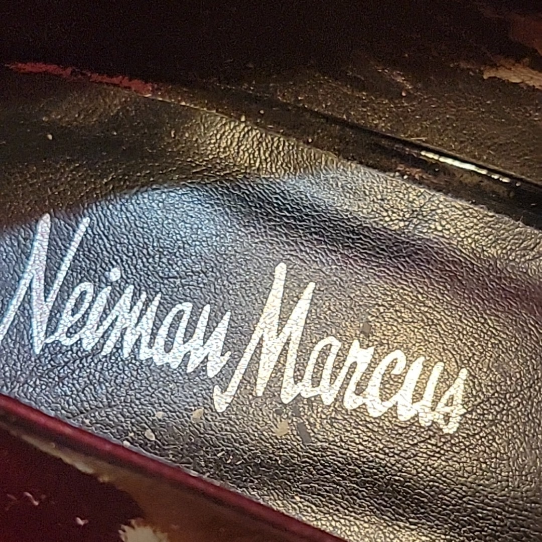 NEIMAN MARCUS Patent WINE / BURGUNDY Wedge Heel SHOES Size 6.5 leather 37 (?) eu