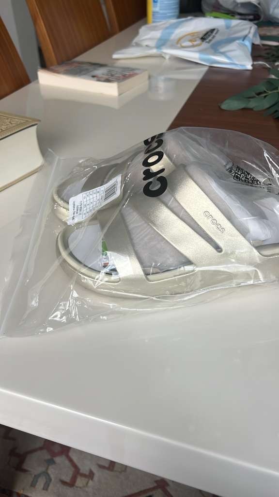 Crocs Getaway Metalic Strappy Size 6
