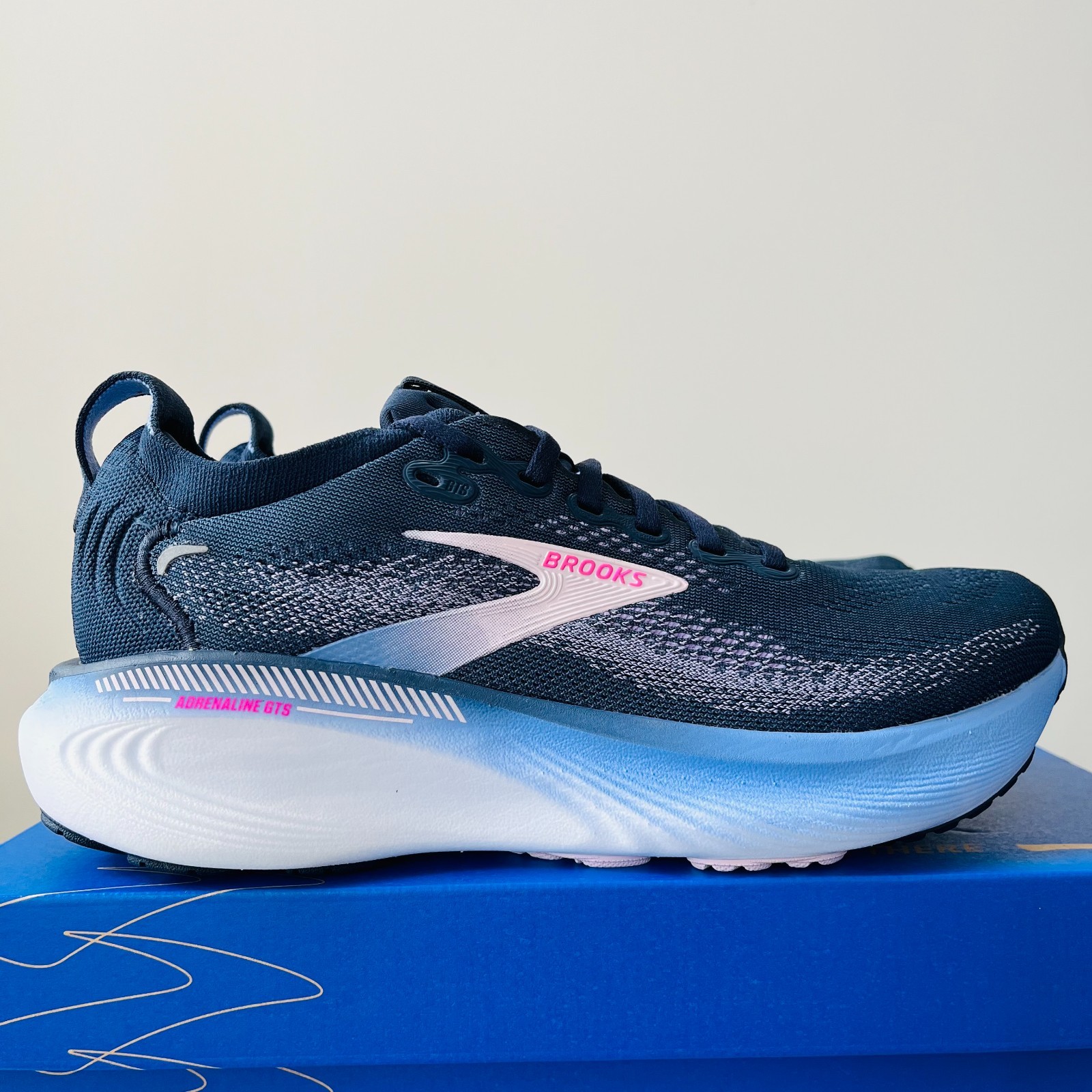 Brooks Women’s Adrenaline GTS 25 Spellbound/Blazing Bell/Pink NEW