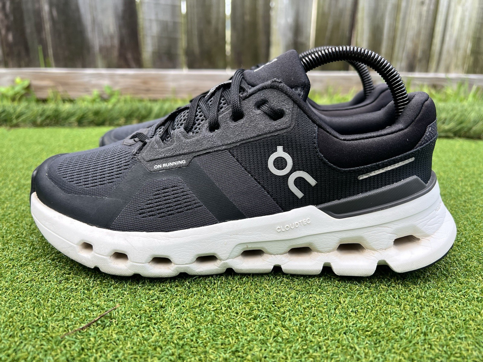 On Cloudrunner 2 Women’s Road Running Shoes Size 7.5 Eclipse Black Lace Up