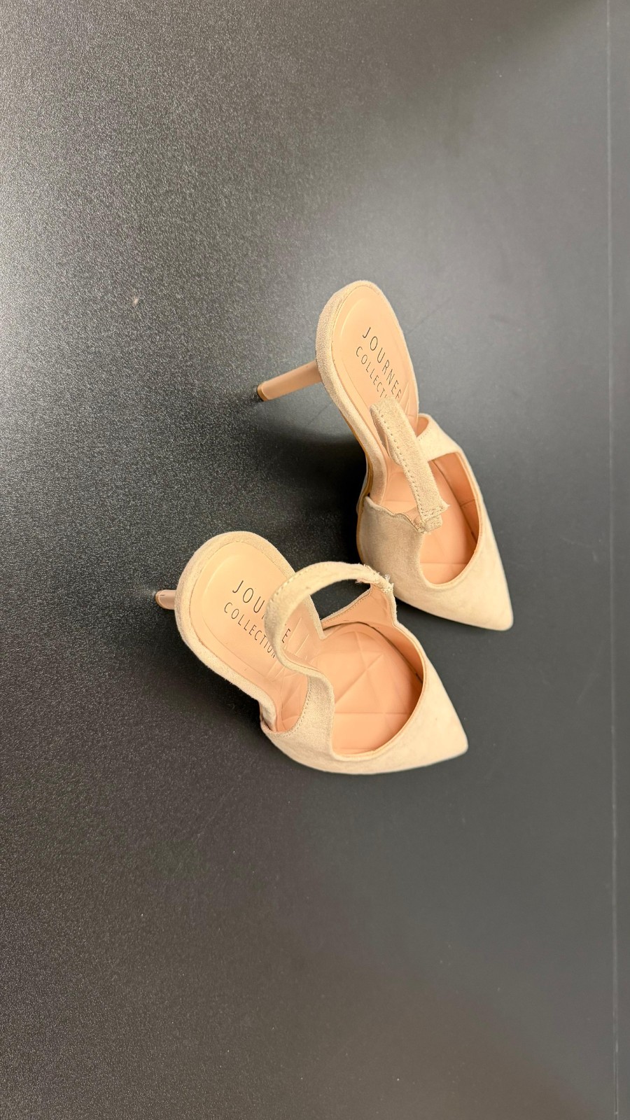 New Journee Collection Elenney Pointed Toe Heels Nude Size 7W