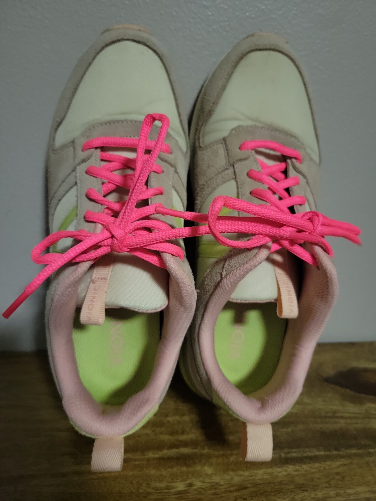 Vionic Womens Rechelle Nude Pale Pink Walking Shoes Size 8 Used Good Condition