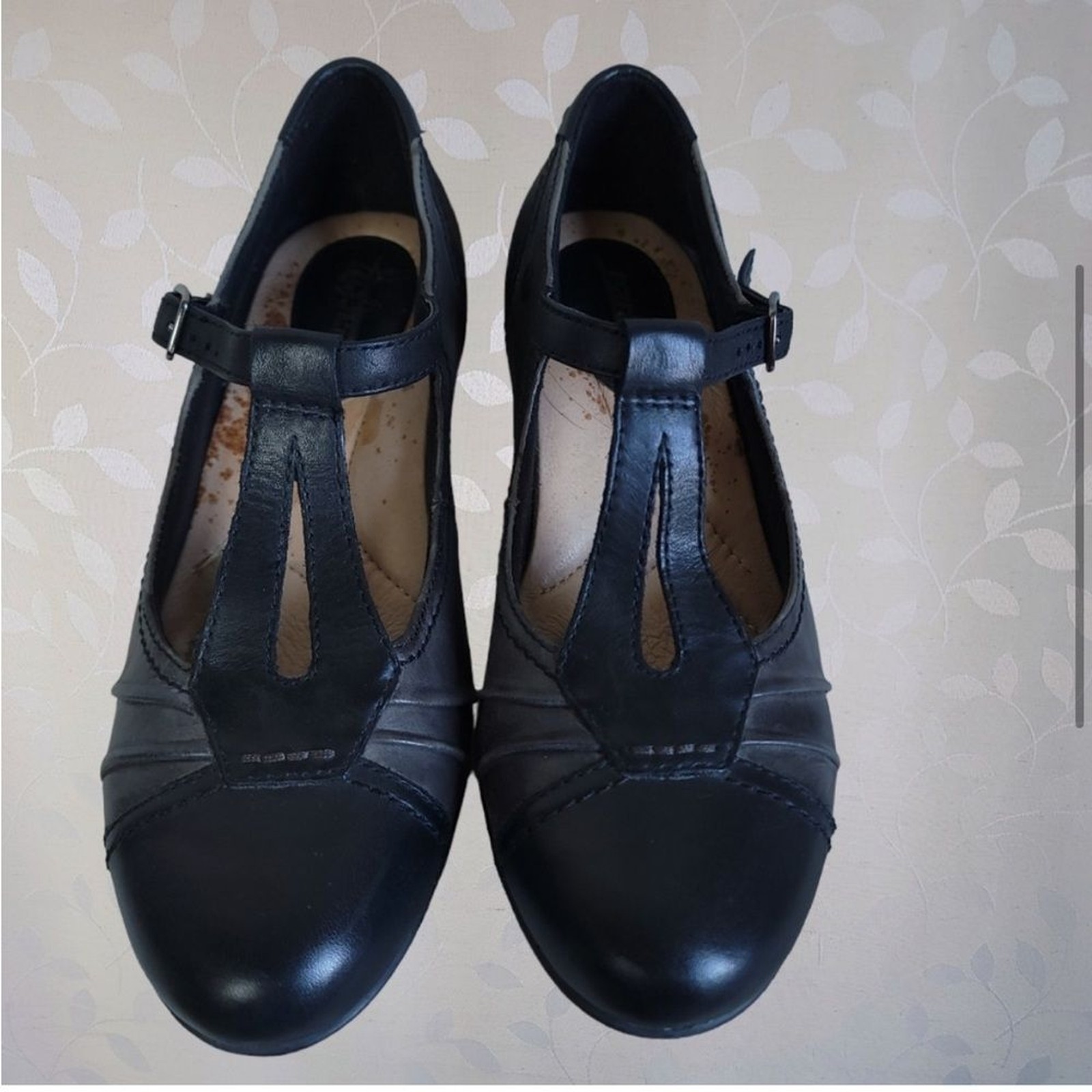 Earth Wanderlust Retro Leather T Strap Maryjane Heels Black Gray size 7.5