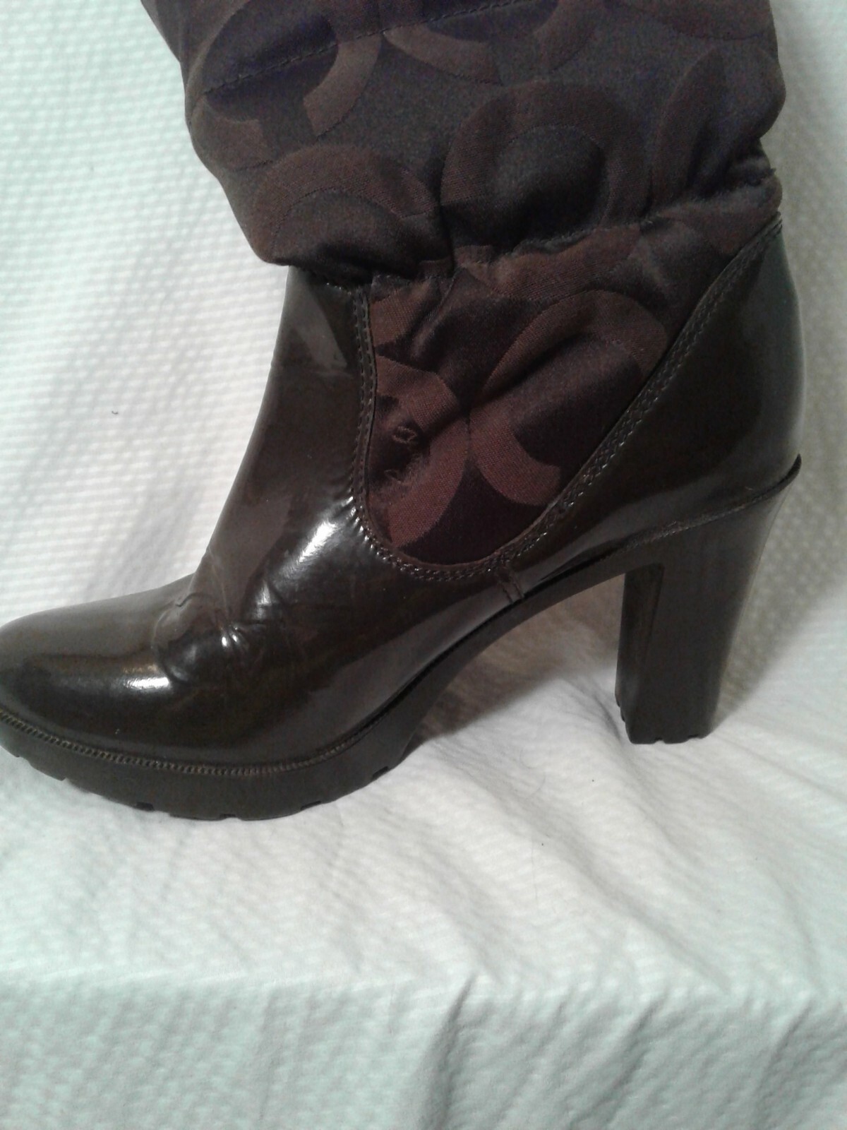 Coach brown quilted Waterproof womans med/high Boots Sz 8.5B winter fall spring
