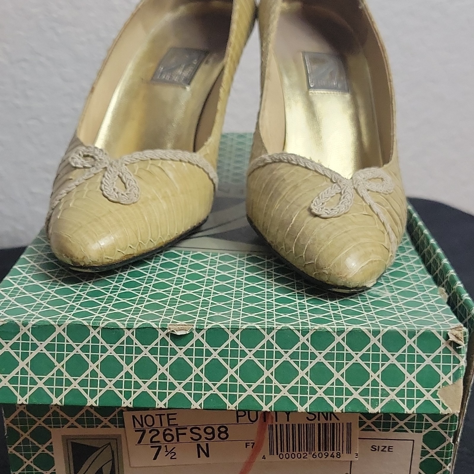 J. Renee Beige Leather Snake Print Almond Toe Bow Stiletto Pumps 7.5N Vtg.