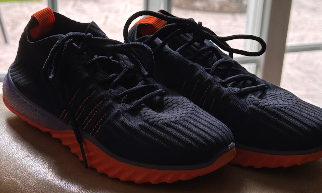 Danskin Women’s ‘Positive’ Navy Knit Sneakers Size 7