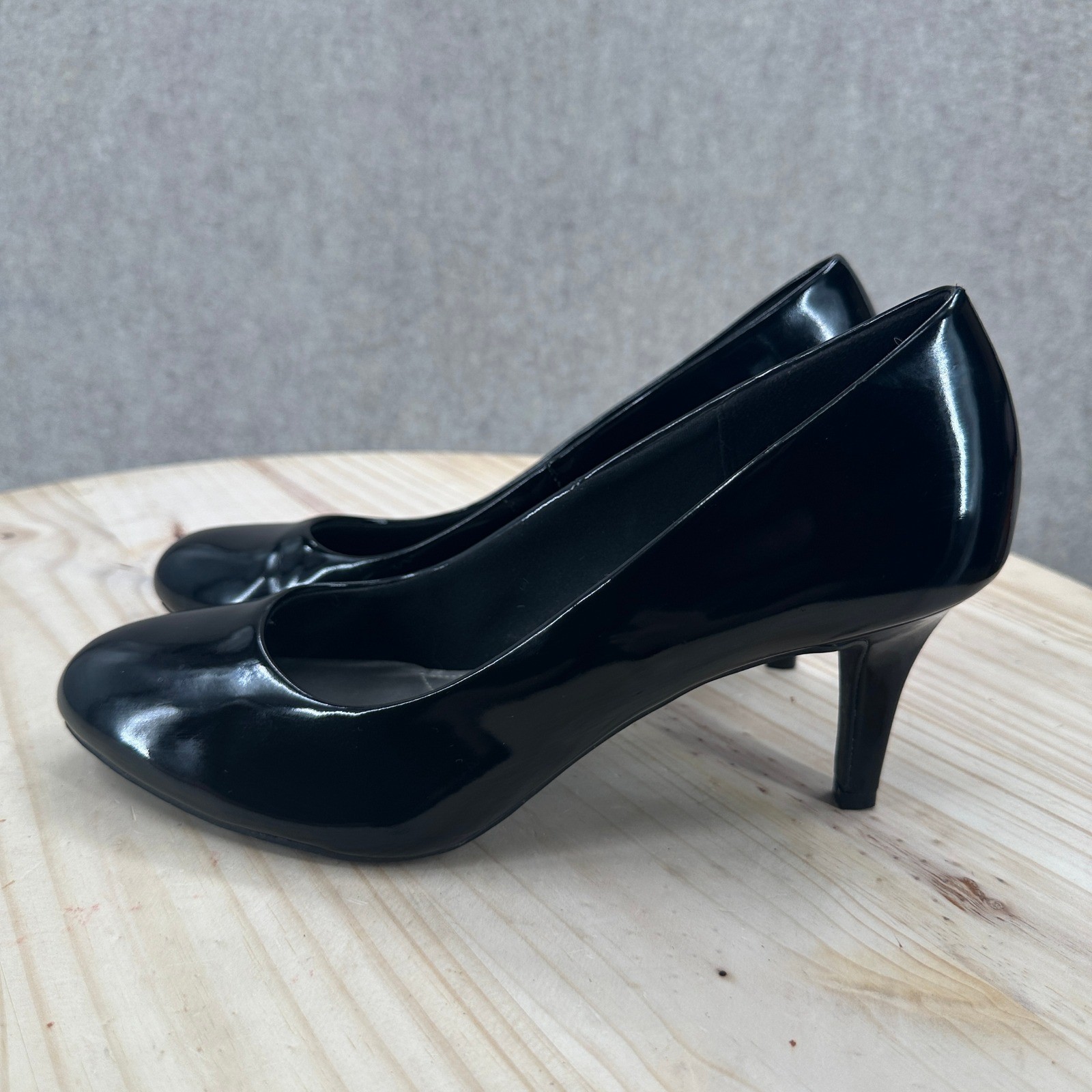 Comfort Plus Predictions Pumps Womens 9W Black Patent Round Toe Heels