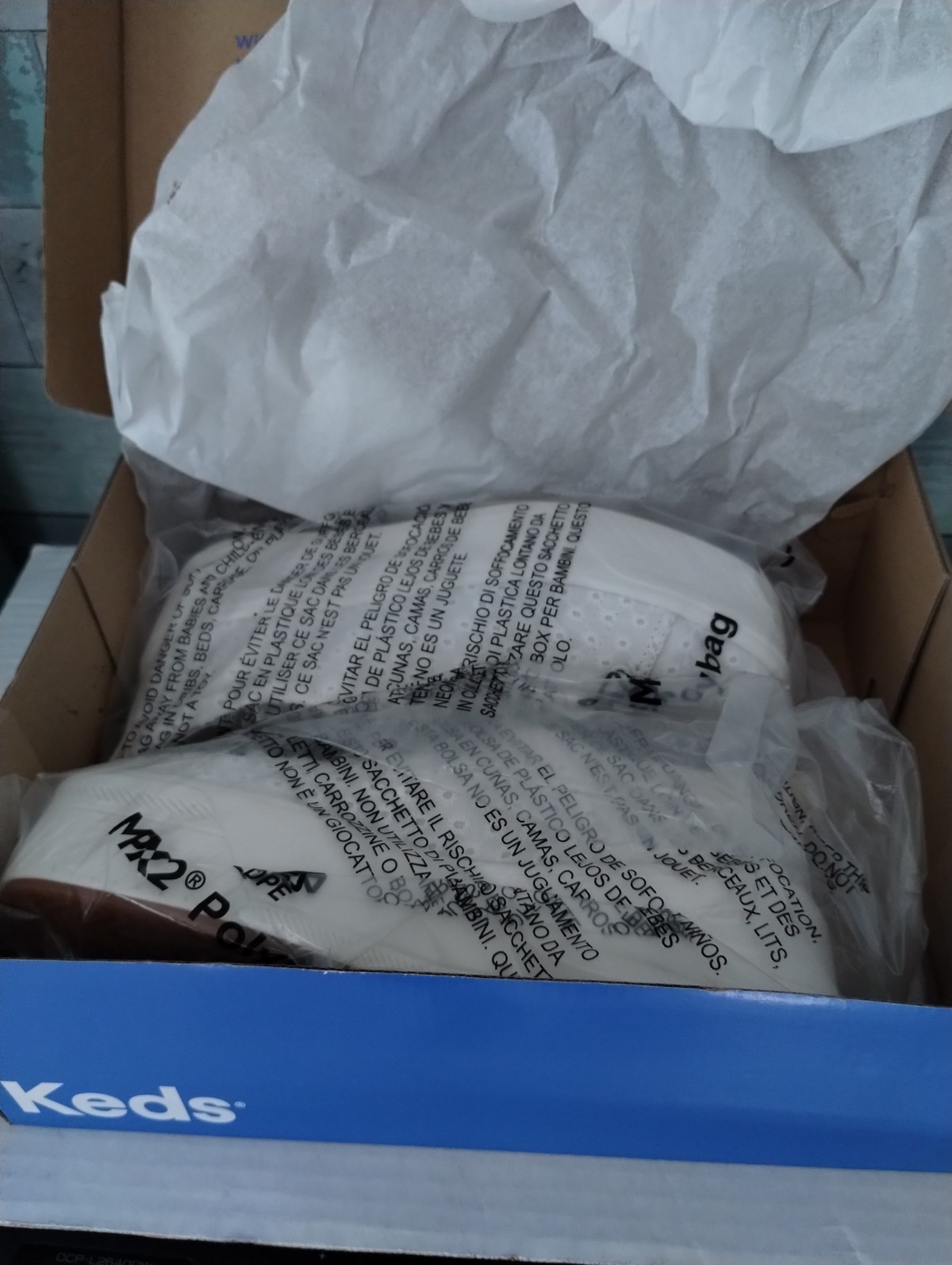 KEDS WOMEN’S SKYLER DAISY EYELET LACE-UP SIZE 6 NEW IN BOX/WRAPPED IN PLASTIC