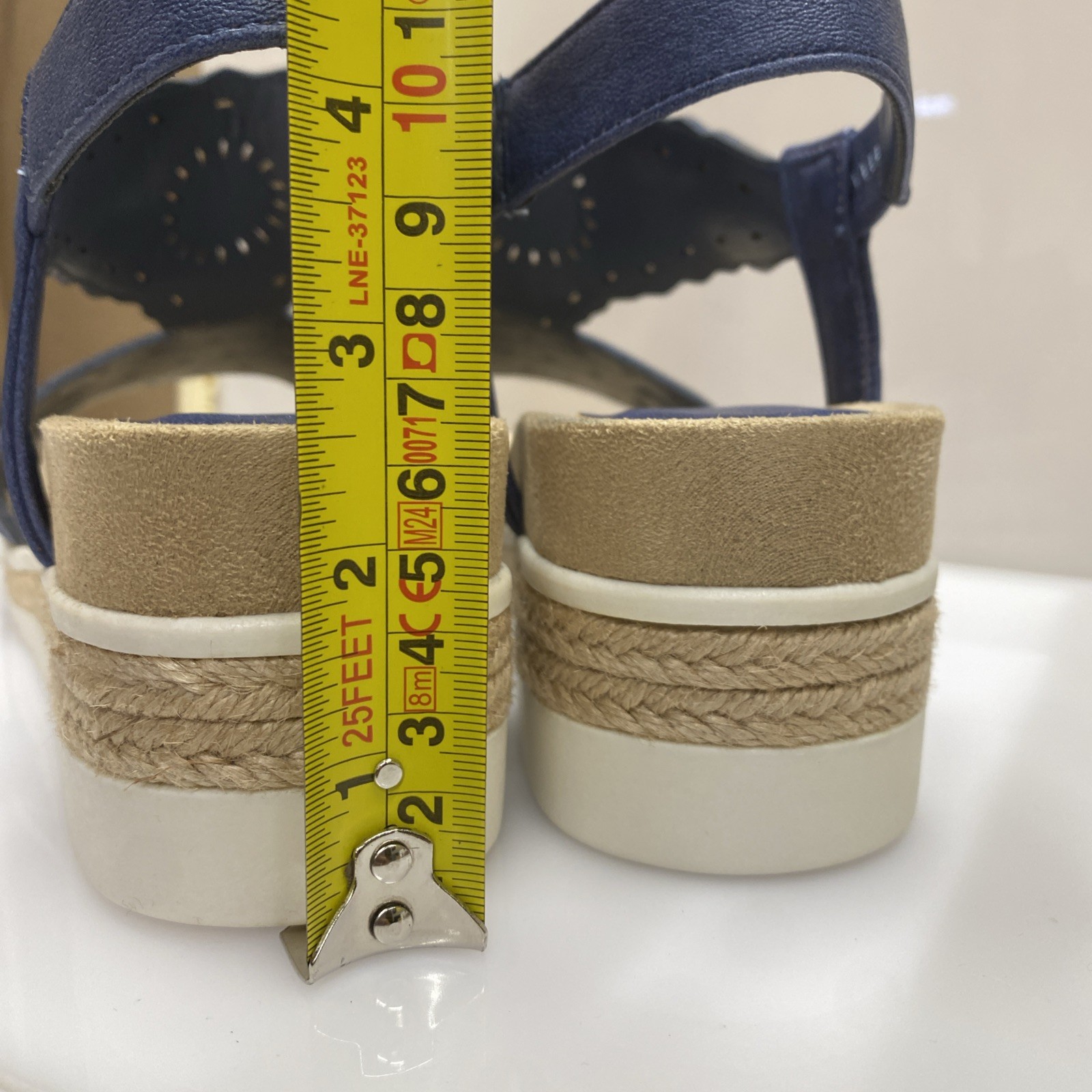 Easy Street Women’s Blue Denim Wedge Sandals Shoe Size 11 WW