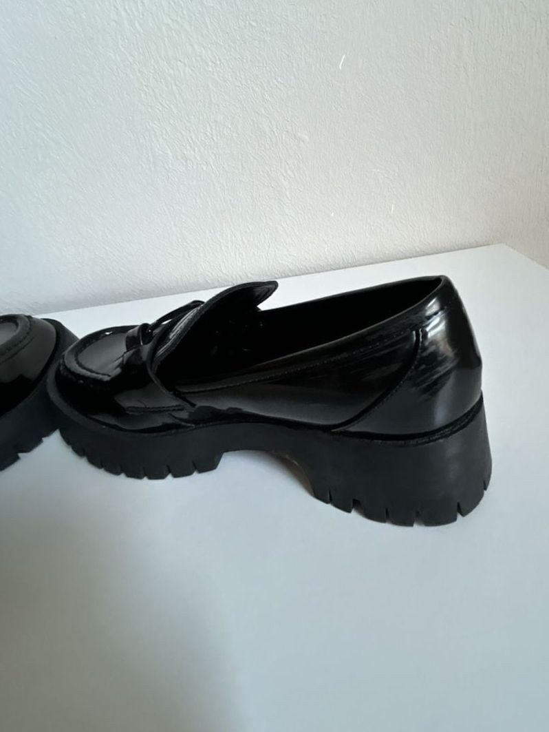 GUESS At Last Chunky Y 2K Platform Loafers