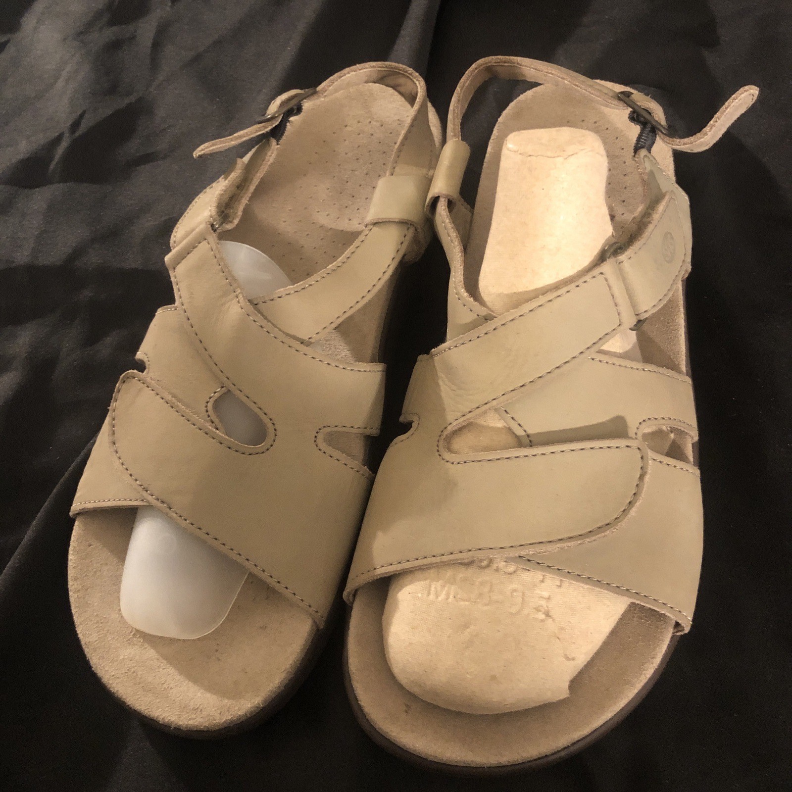 Womens SAS Natural Beige Relaxed Walking Sandals Sz 11 W Wide Adjustable Straps