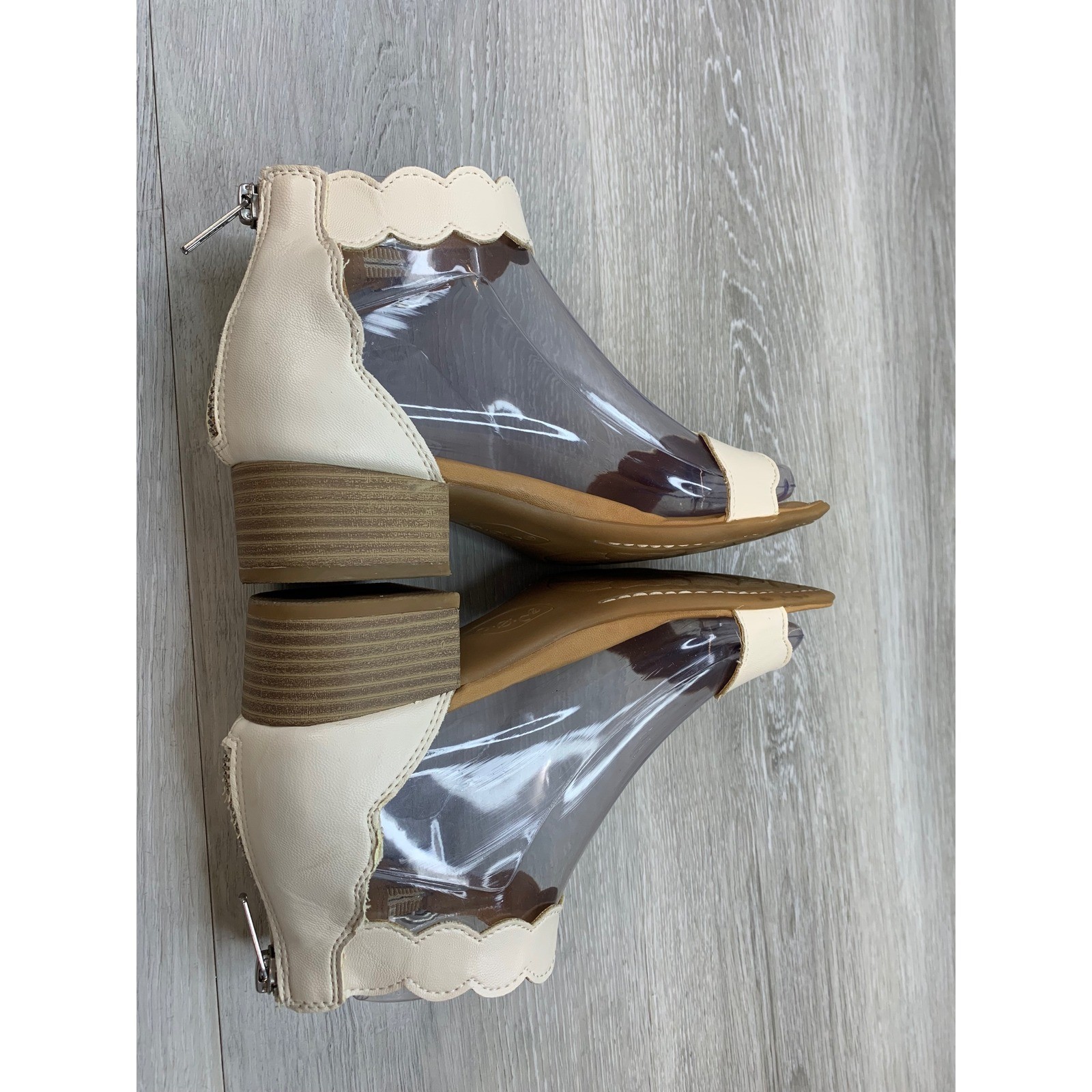 Born Concept Scalloped Ankle Strap Sandals Cream Off-White 6 Comfort Shoes