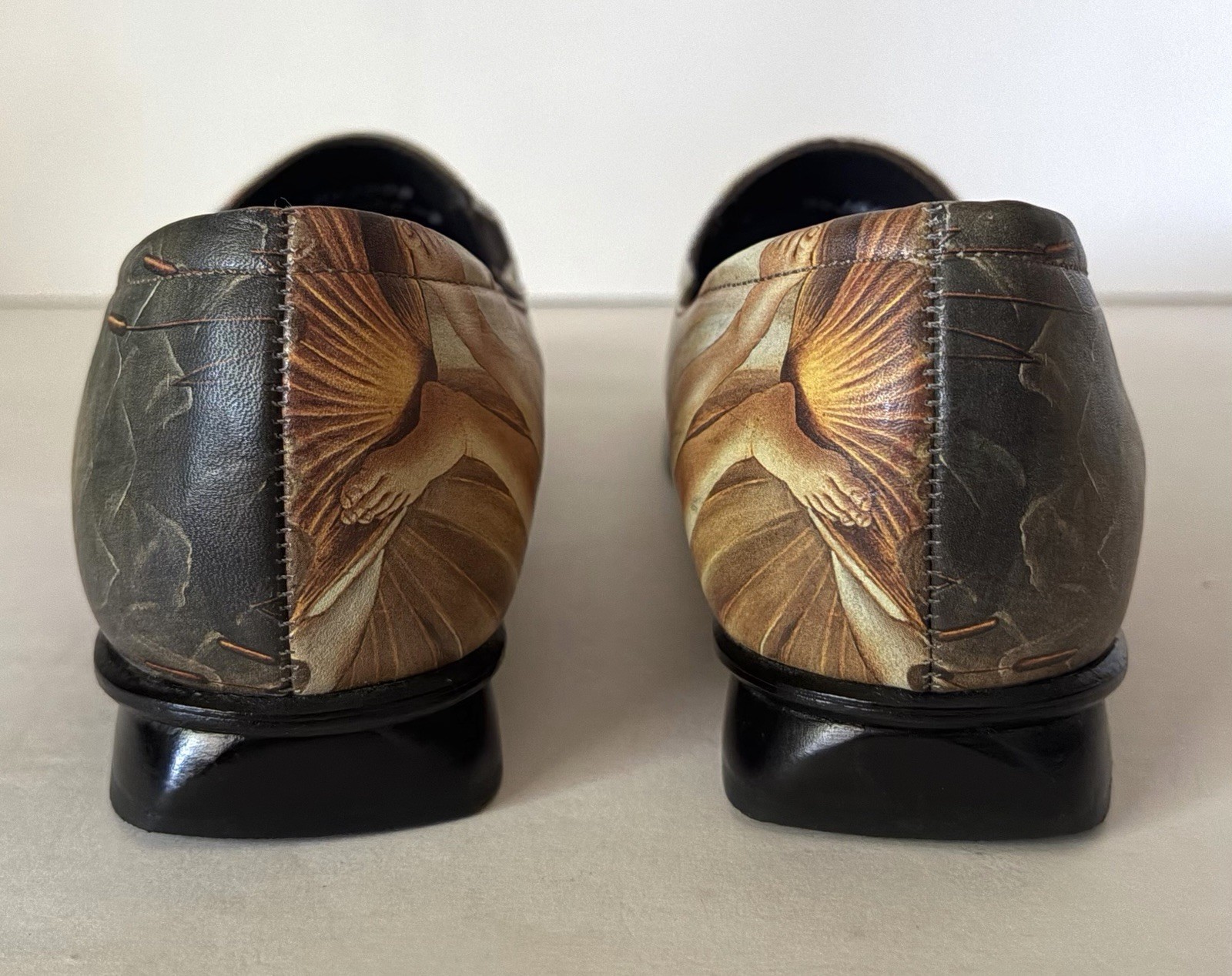 Icon Art to Wear Loafers Botticelli “Birth Of Venus” Angels Sz 9 Excellent Cond.