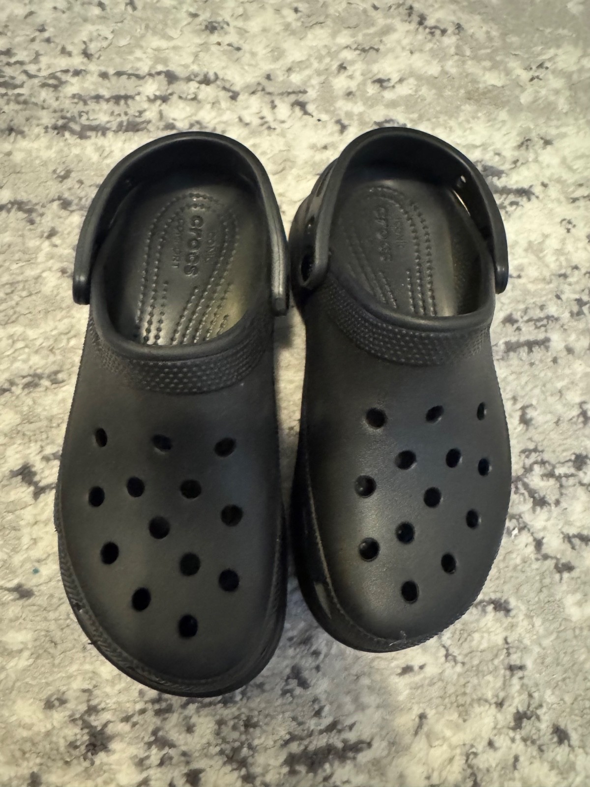 Crocs Classic Platform Clogs Women’s Black Size 6 Elevated Slip-On Shoes
