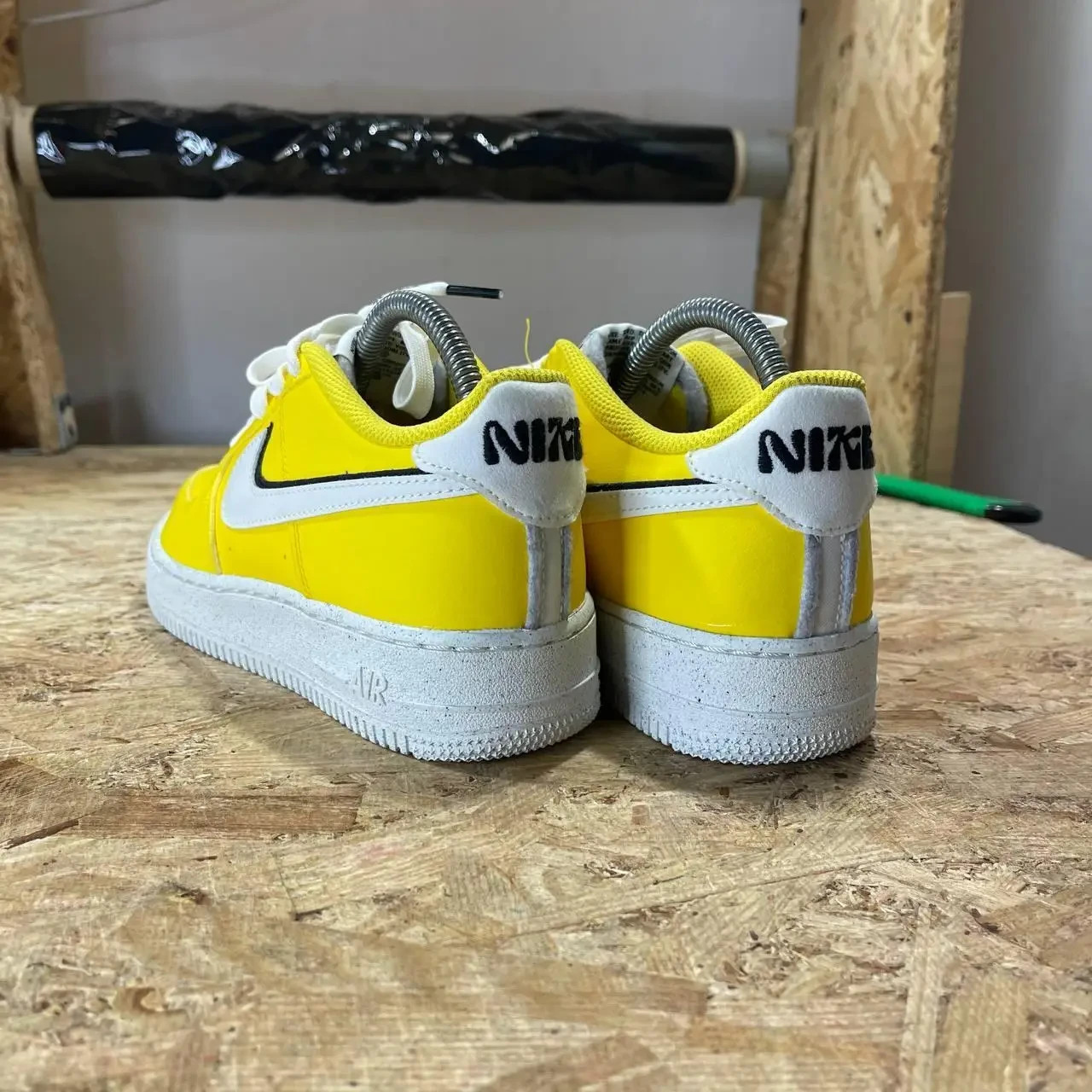 Nike Air Force 1 Lv8 Yellow 7.5
