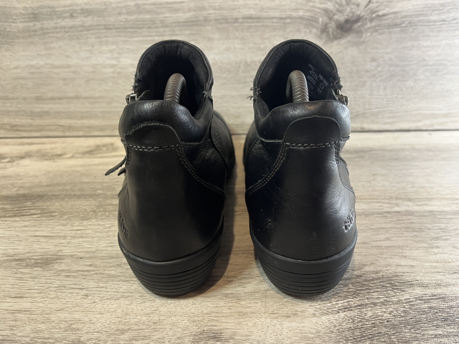 Taos Women’s Habit (HAB-13939) Leather Bootie Black Size 9 Ankle Logo Zipper