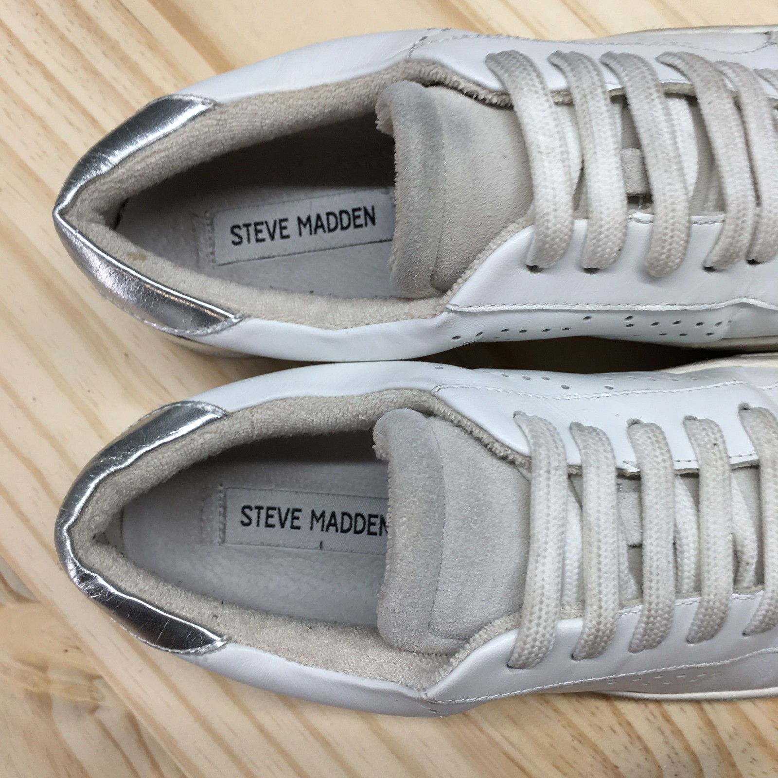 Steve Madden Sneaker Womens 8M White Rezume Round Toe Laced Up Casual Leather