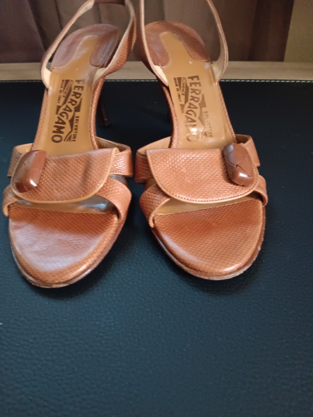 Vtg FERRAGAMO Peep Toe Sling Back Peep Toe Classy 3″ Heel 8 1/2 B