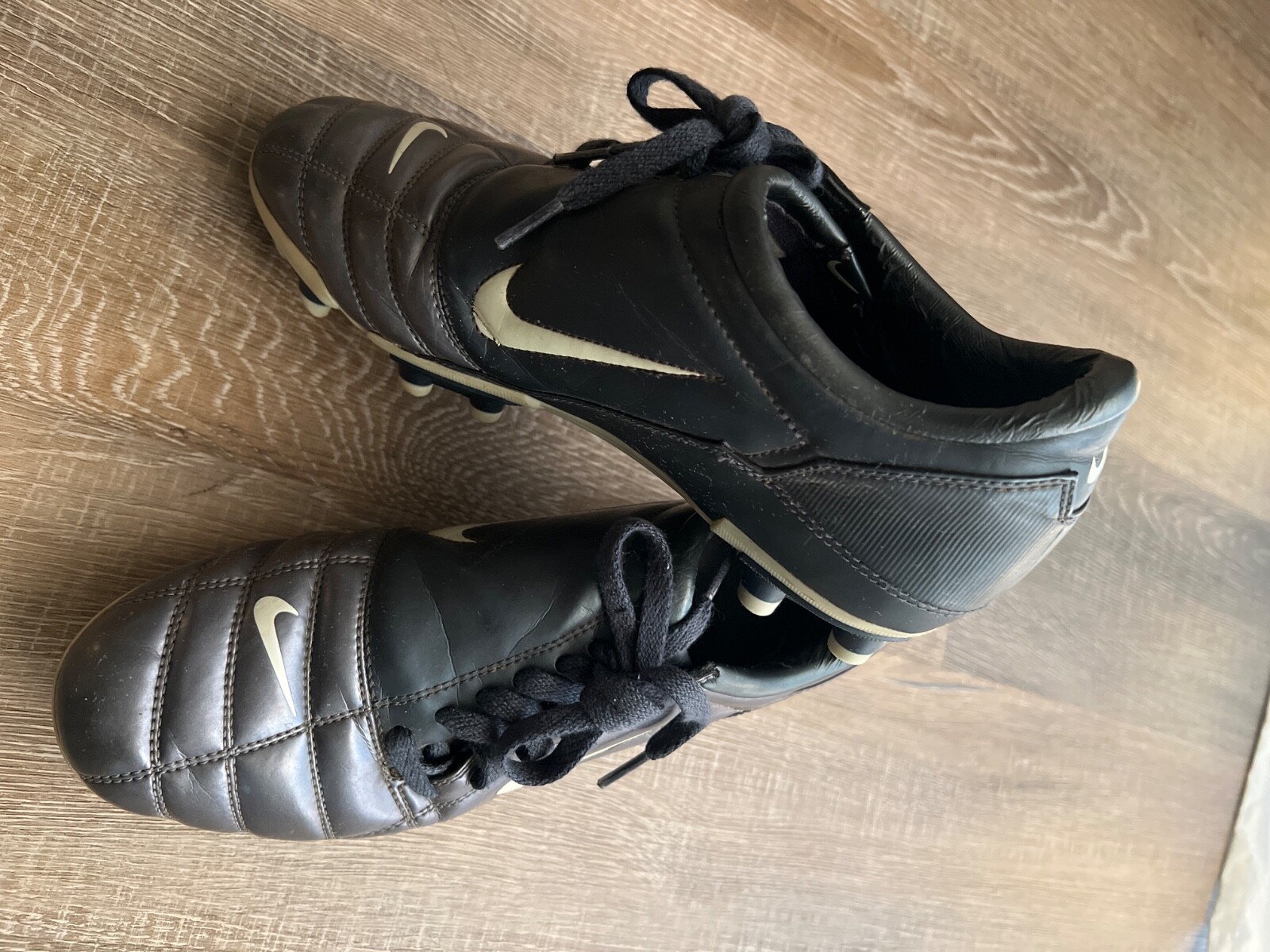 Nike total 90 III FG women soccer cleats  US size 9 (312860-011)