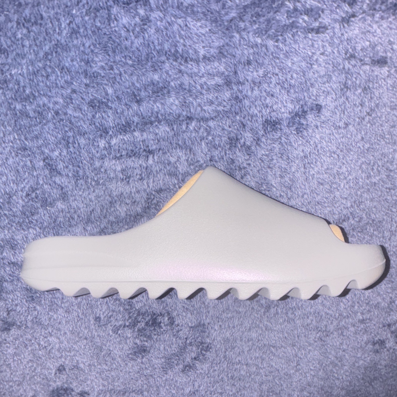 YEEZY Gray Slide Sandals Unisex Adults US 11 Slip Resistant Synthetic