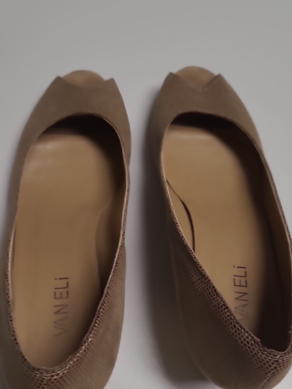 Vaneli Taupe Peep-Toe Wedge Heel Pumps – Size 7