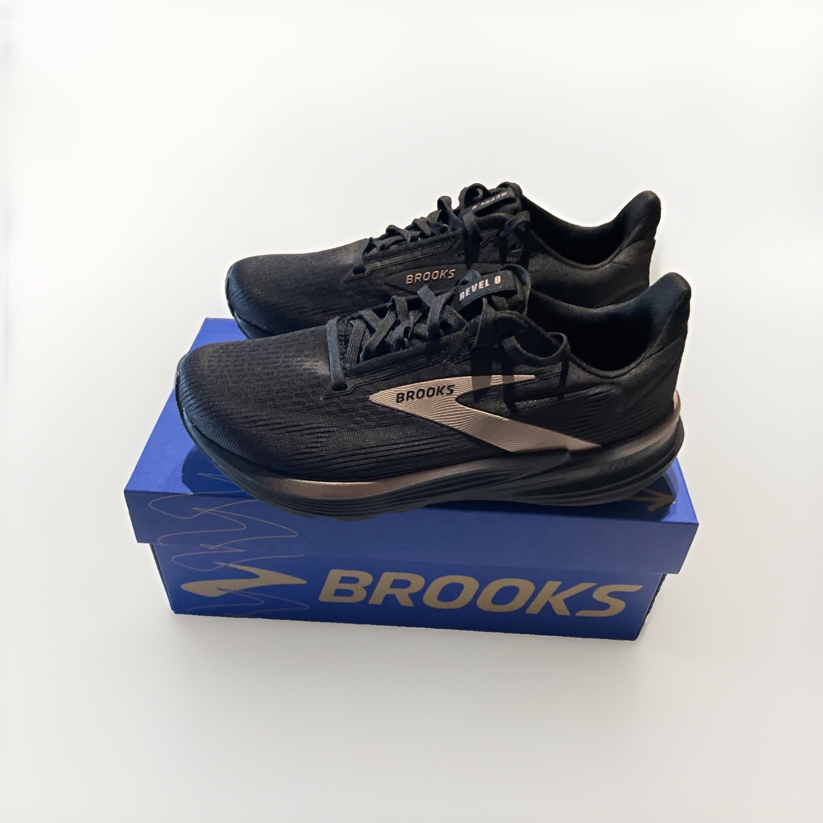 Brooks Revel 8 Women’s Size 6.5 Black/Rose Gold Running Shoes