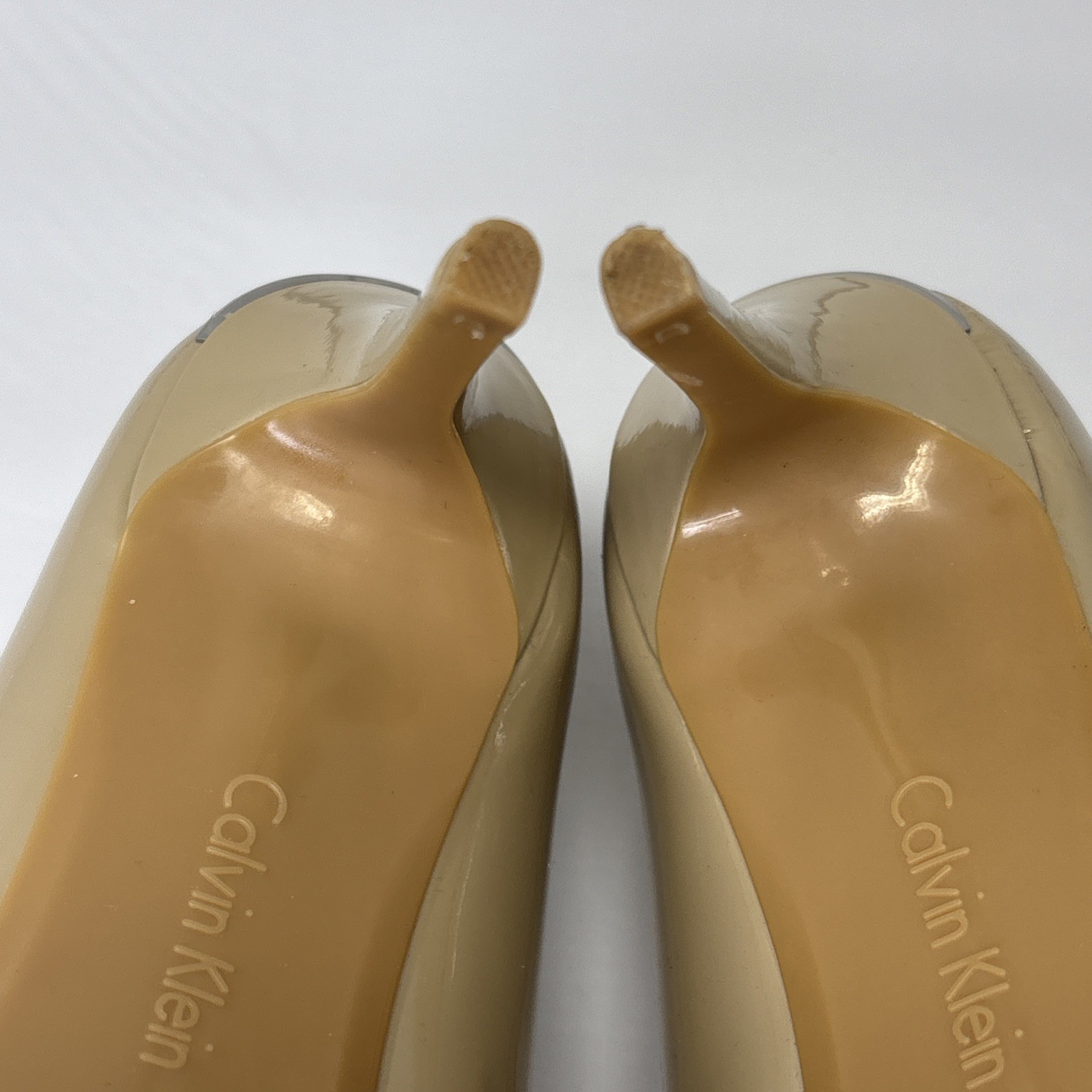 NWB CALVIN KLEIN Womens Shoes Beige 8M Gayle Croc Stiletto Slip On Pumps