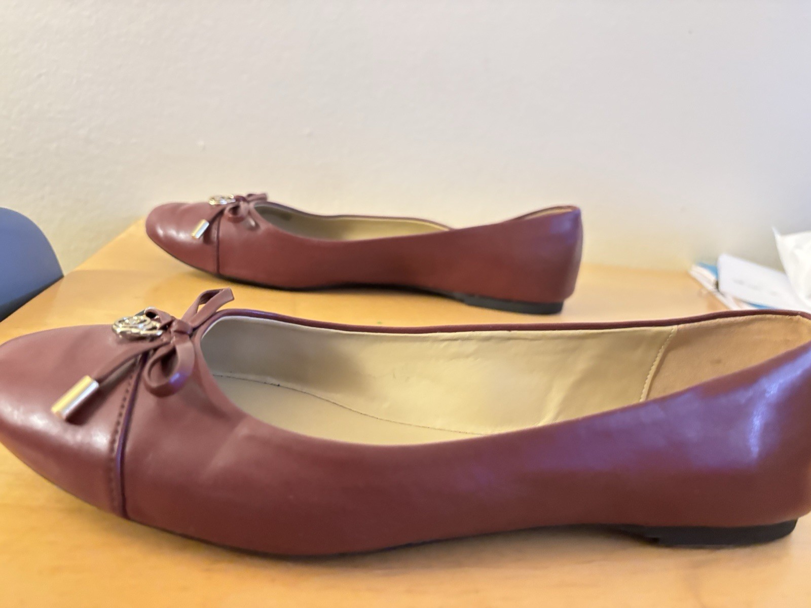 Michael Kors Burgundy Leather Ballet Flats Bow Logo Charm Round Toe Slip On 10