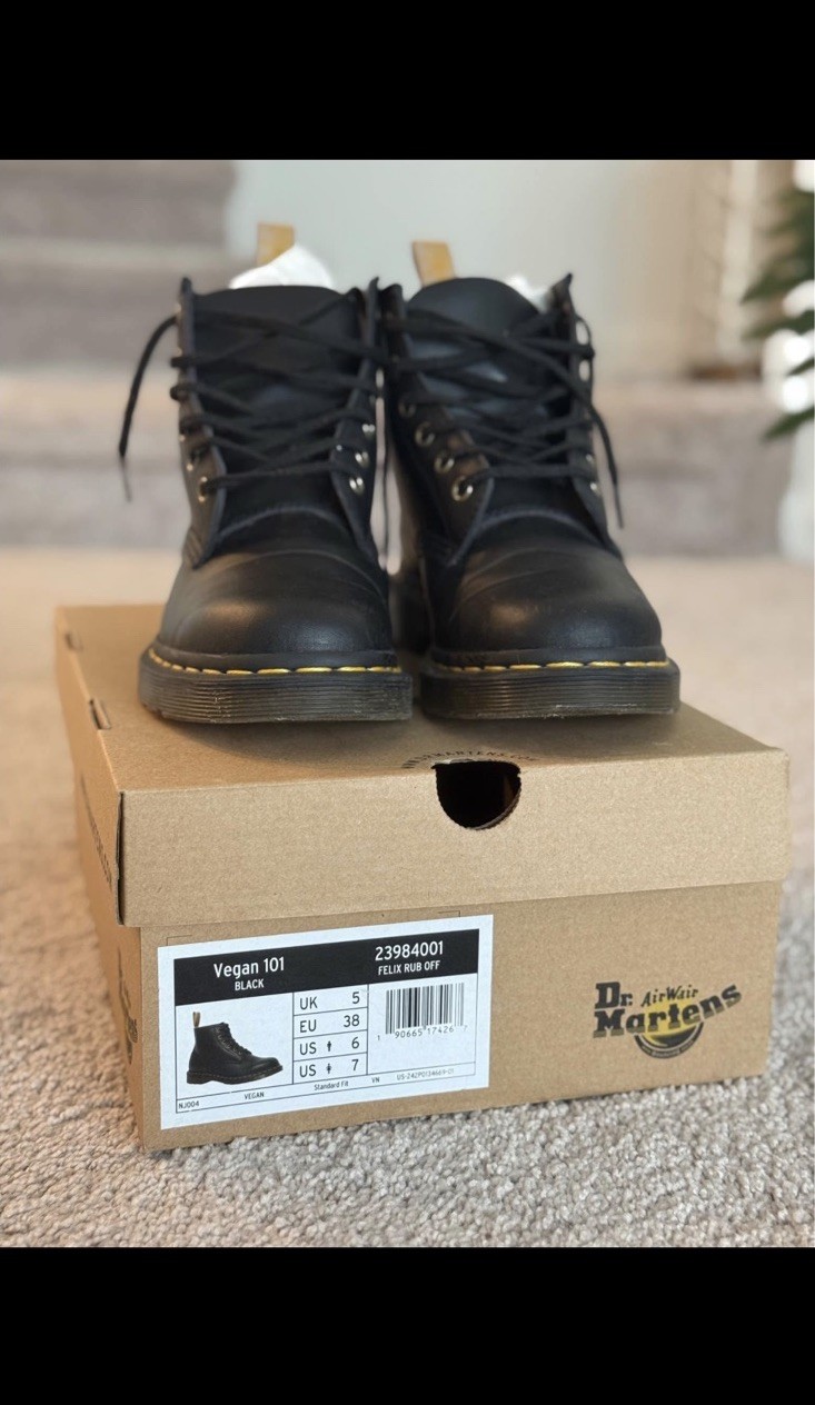 Dr. Martens Vegan 101 Black Combat Ankle Lace-Up Boots US 7 EU 38 23984001