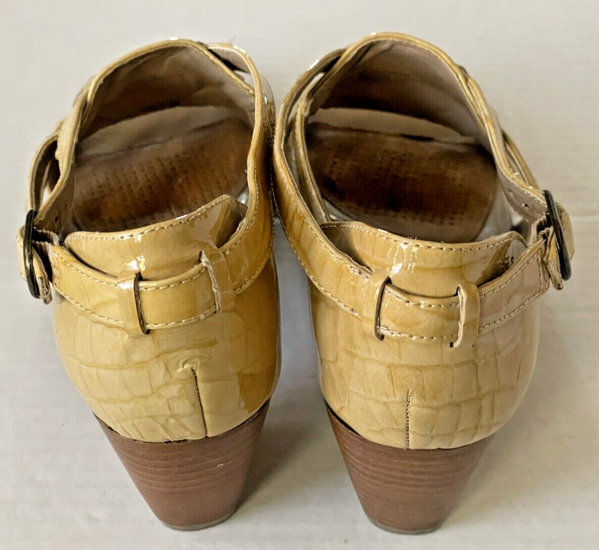 Michelle D Gold / Tan Sandals Strappy High Heels Open Toe Buckle Womens Size 7M