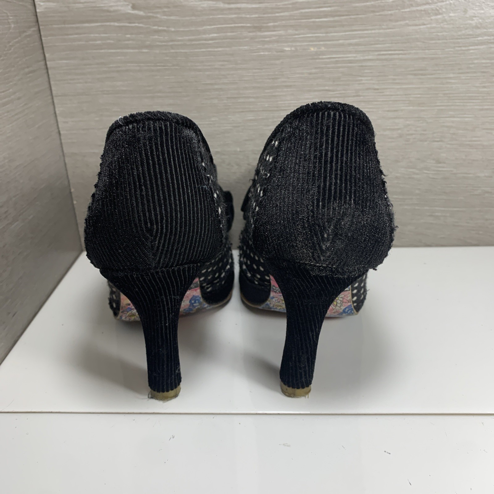 Irregular Choice ICONIC Polka Dot SZ 39 US 8 Booties Black Bow