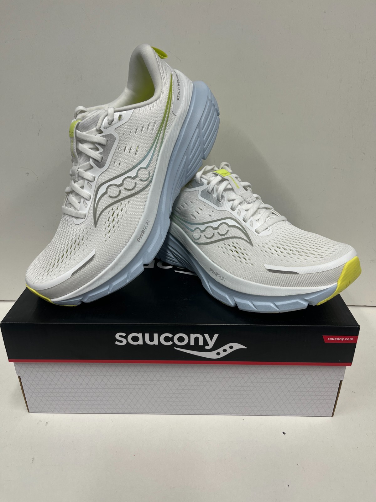 Saucony Guide 18 — Women’s Running Shoes — NEW